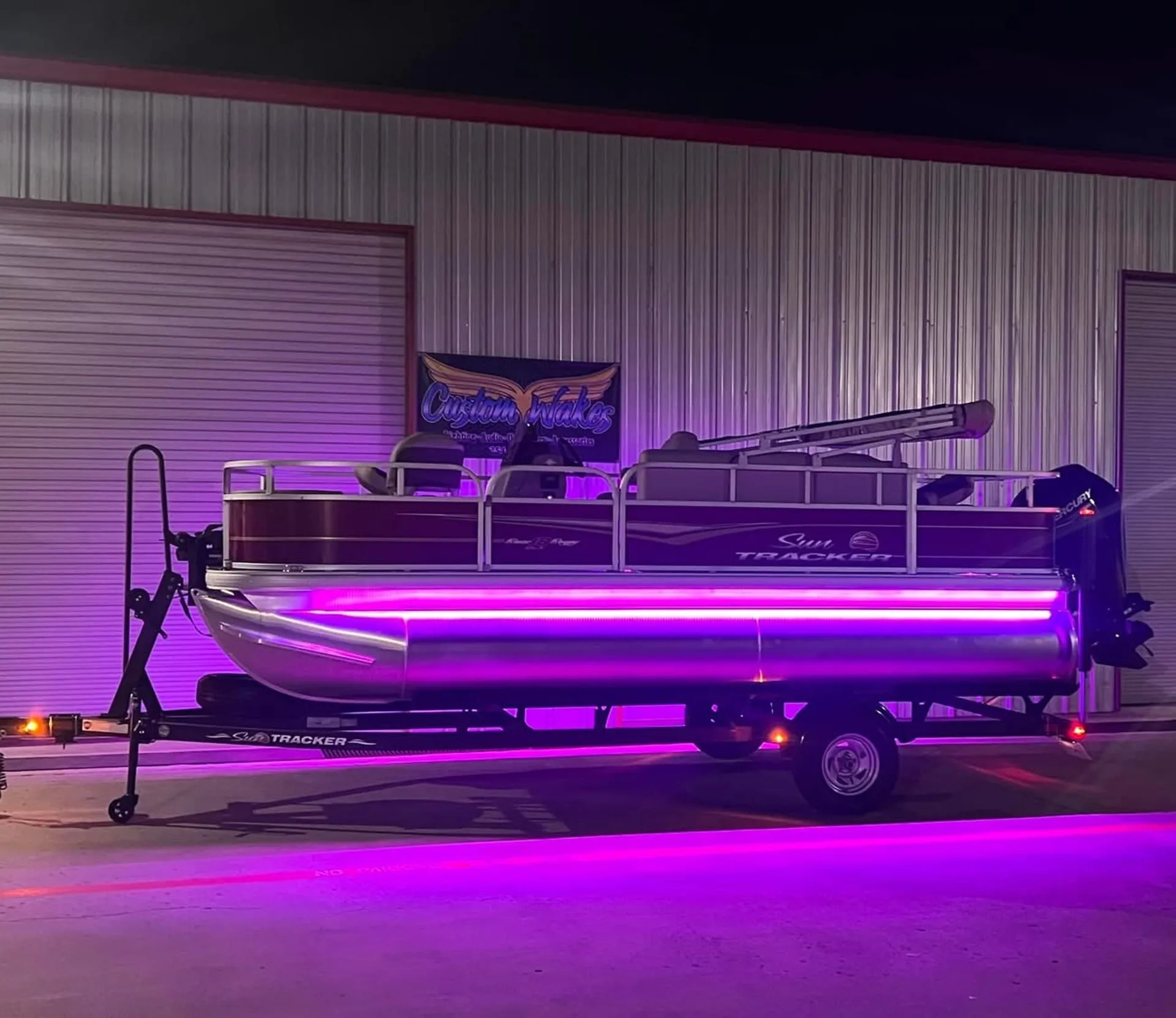 NEON MOON PONTOON CRUISE (2025 SUNTRACKER)