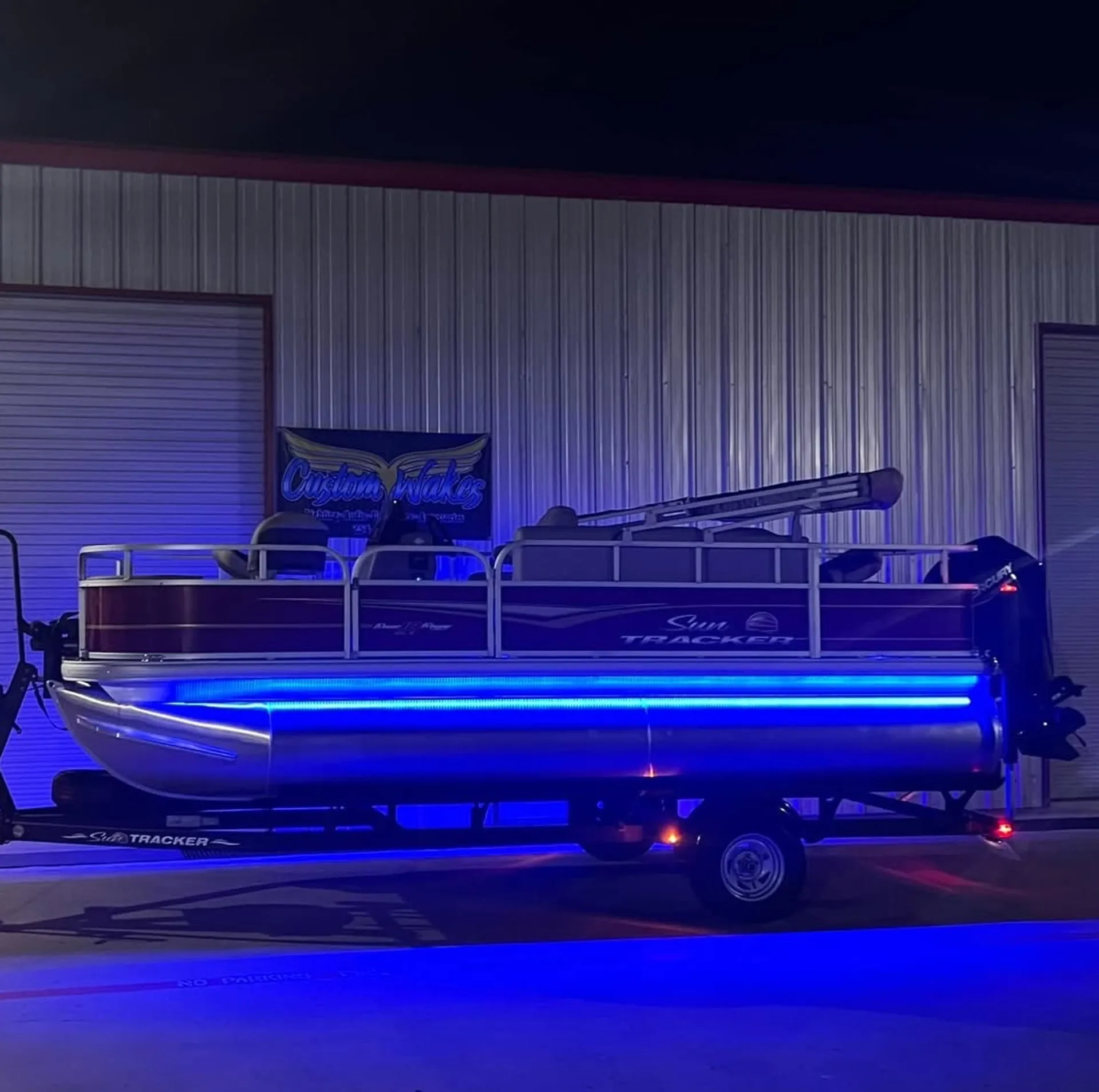NEON MOON PONTOON CRUISE (2025 SUNTRACKER)