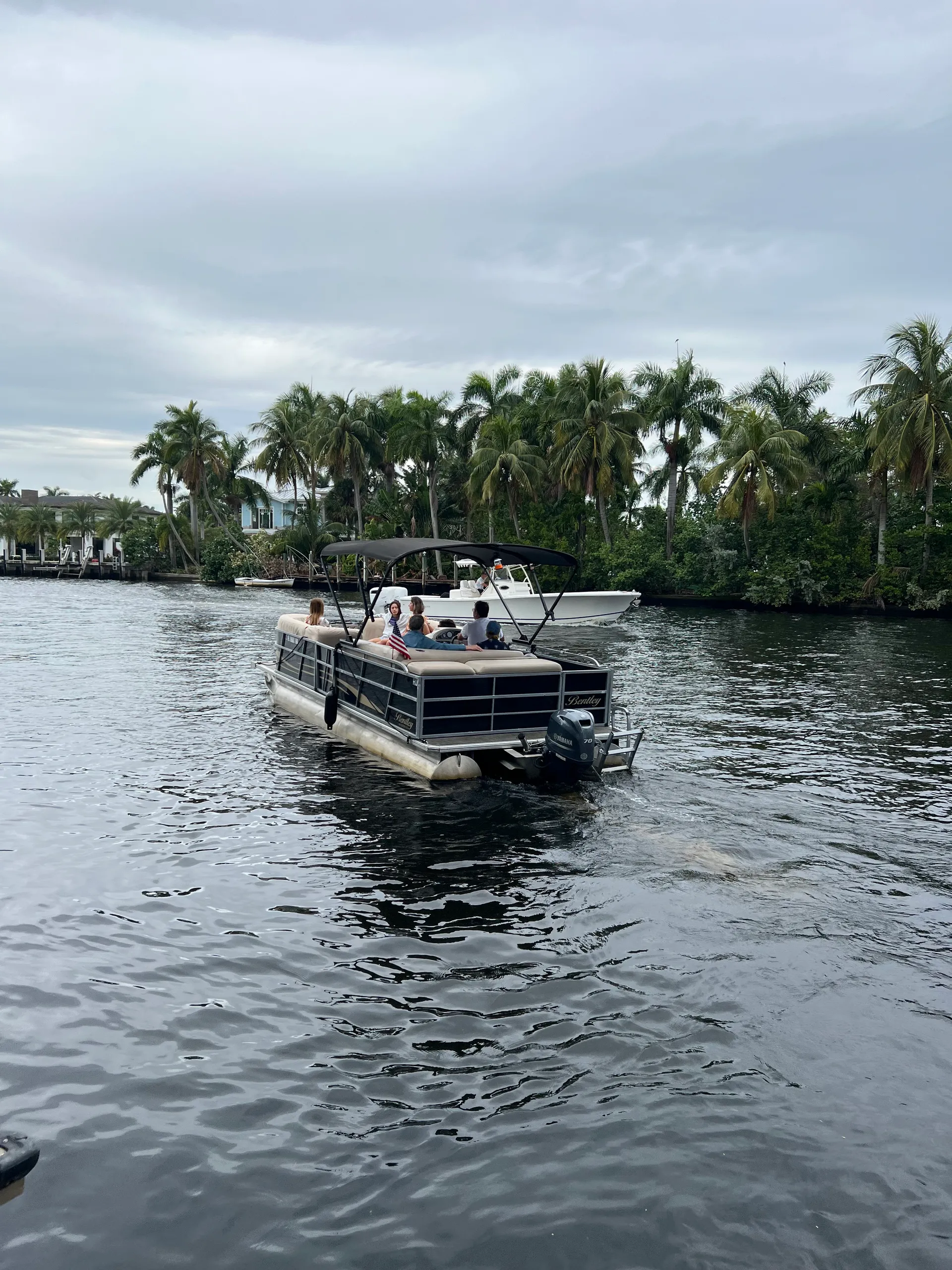 CREST PONTOONS 230 WAVE SLR in Fort Lauderdale, FL — photo 3