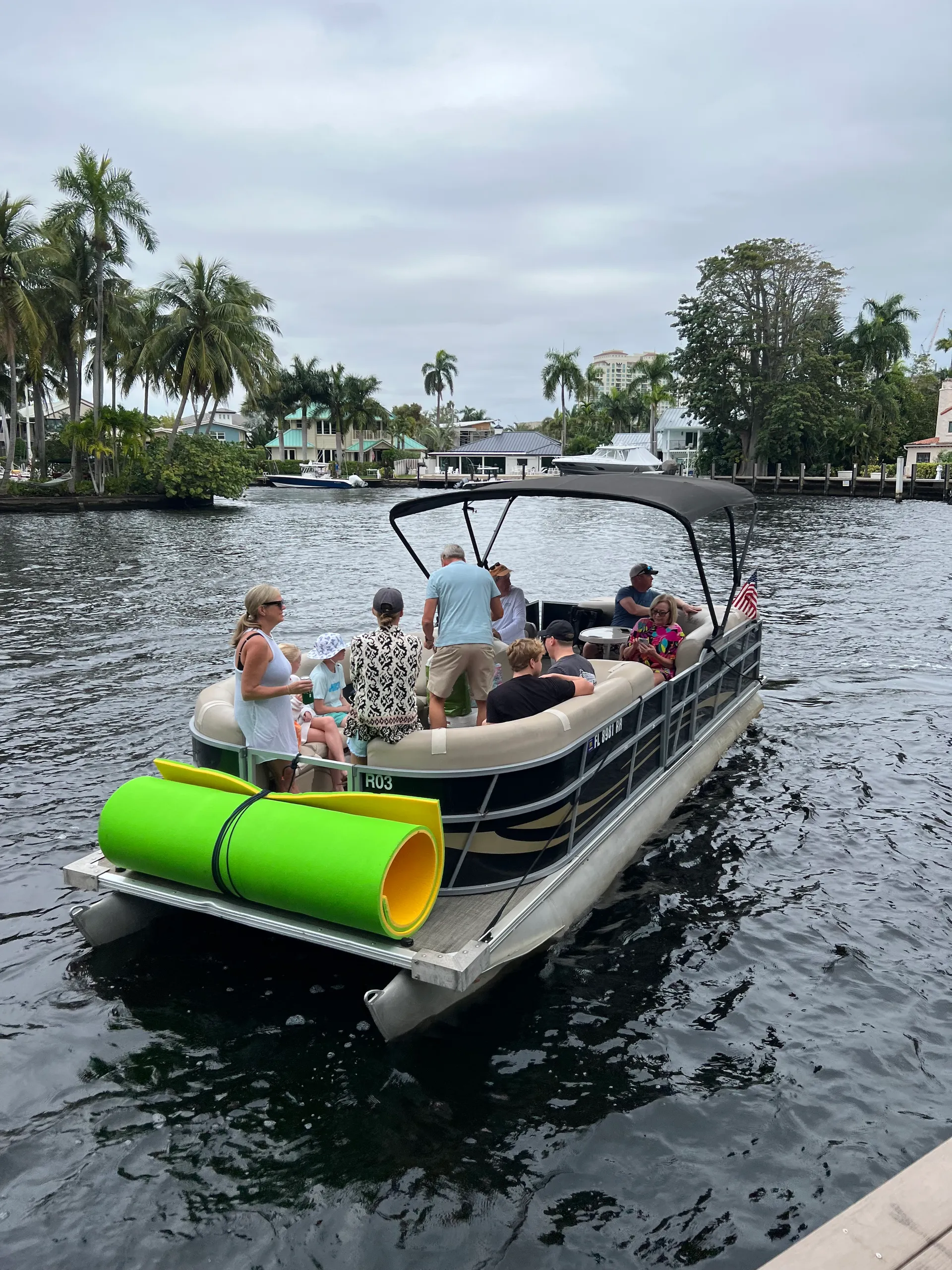CREST PONTOONS 230 WAVE SLR in Fort Lauderdale, FL — photo 4