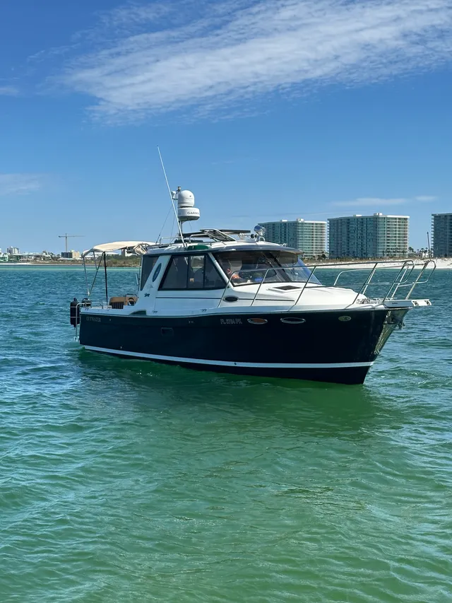 Rent a Cutwater Boats cruiser in Orange Beach, AL near me