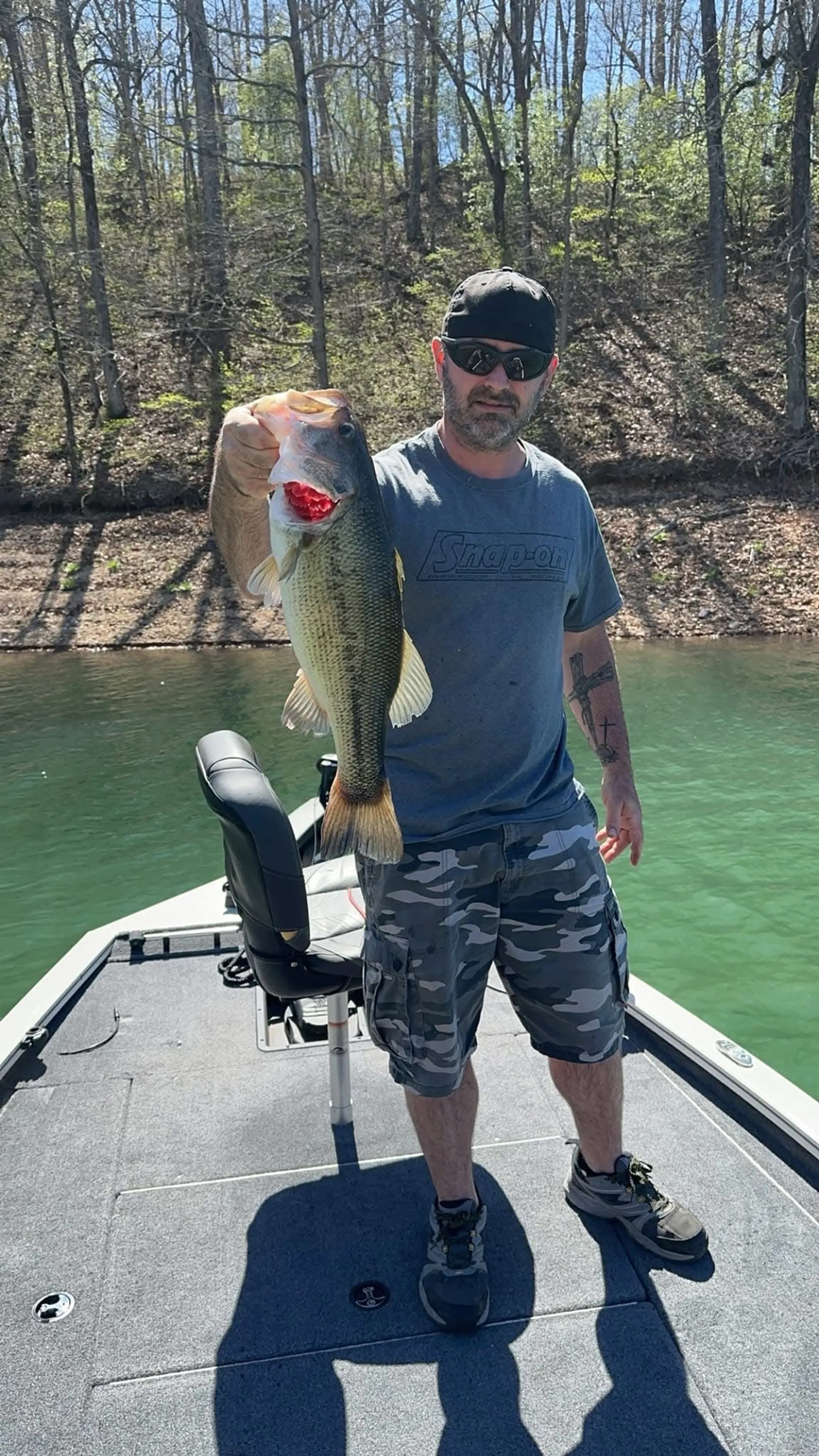 Tracker Pro Team 195 – Perfect for Fishing, Relaxing &amp; Exploring!