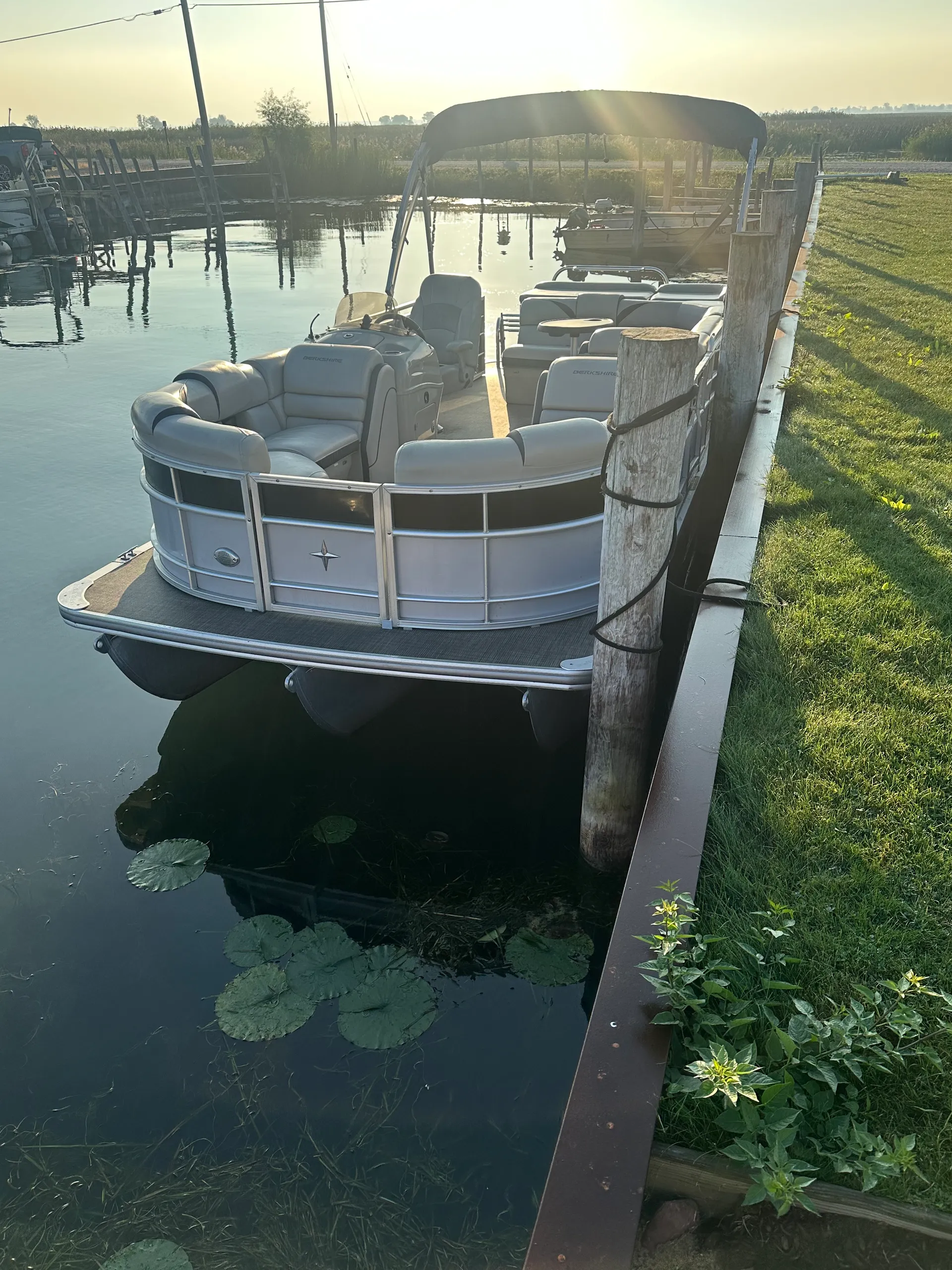 23 foot Berkshire Tritoon on Lake St. Clair