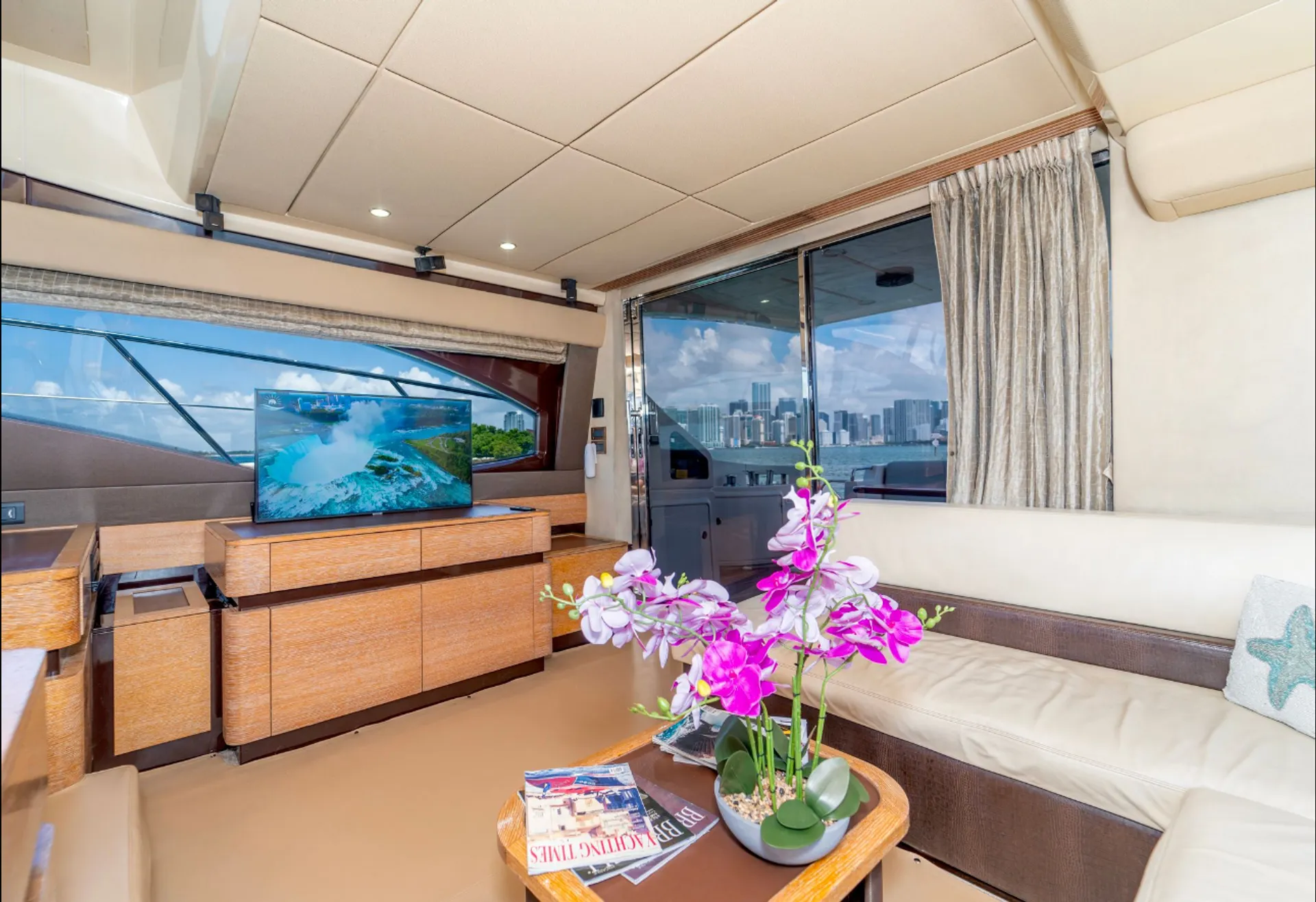 AZIMUT YACHTS 62S in Miami, FL — photo 2