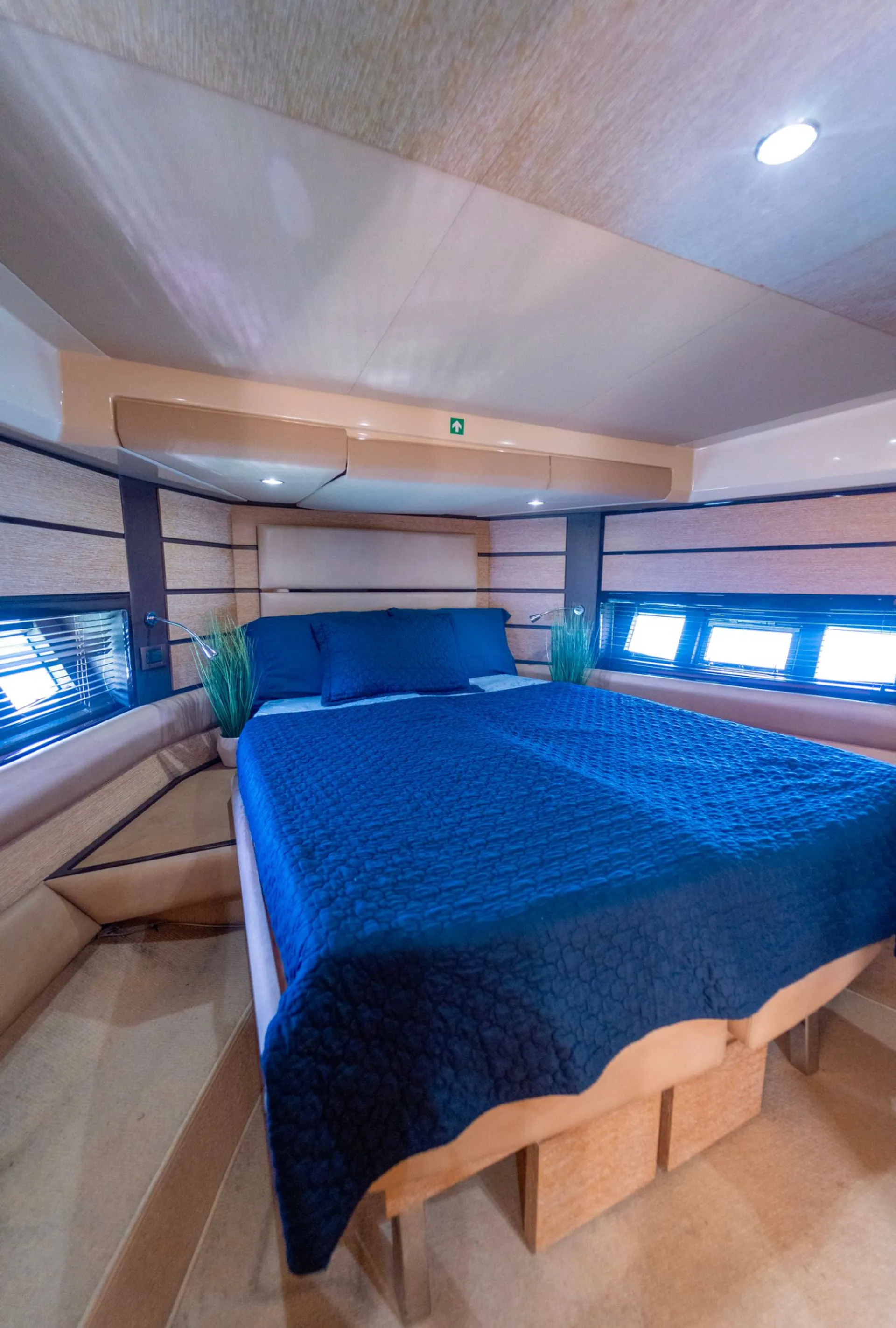 Miami Finest!! 66ft Luxury Yacht Azimut Flybridge Jet Skis-1 Free hour