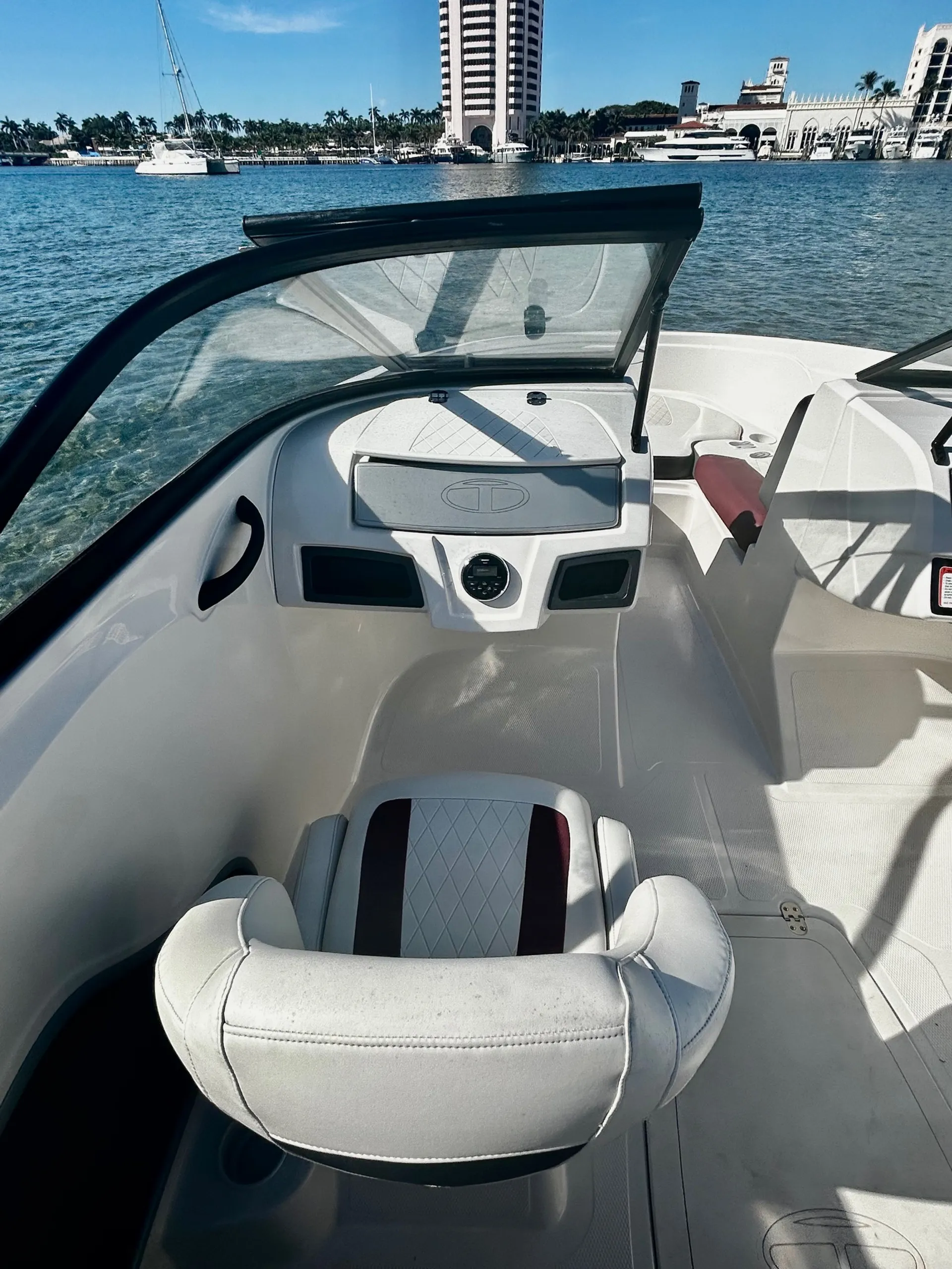 TAHOE BY TRACKER MARINE 450 TS W/115EXLPT 4-S  in Boca Raton, FL — photo 7
