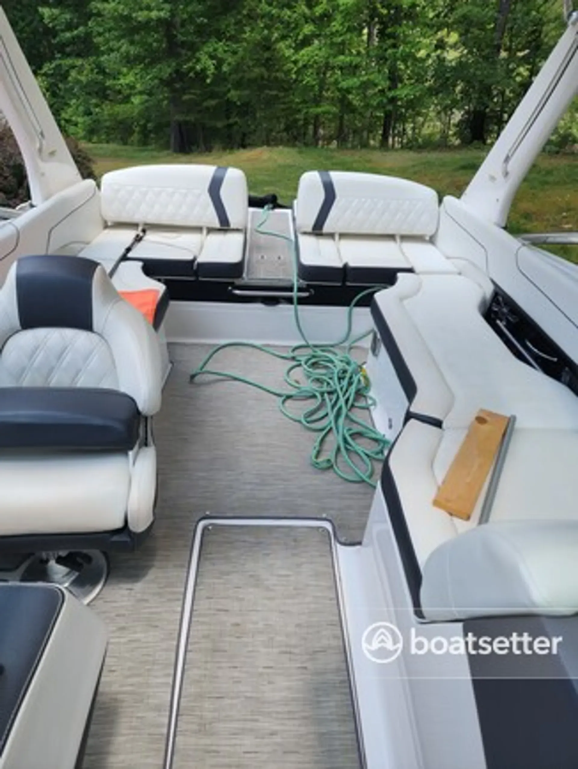 Regal 2300RX Boat Rentals for a Perfect Day Out!