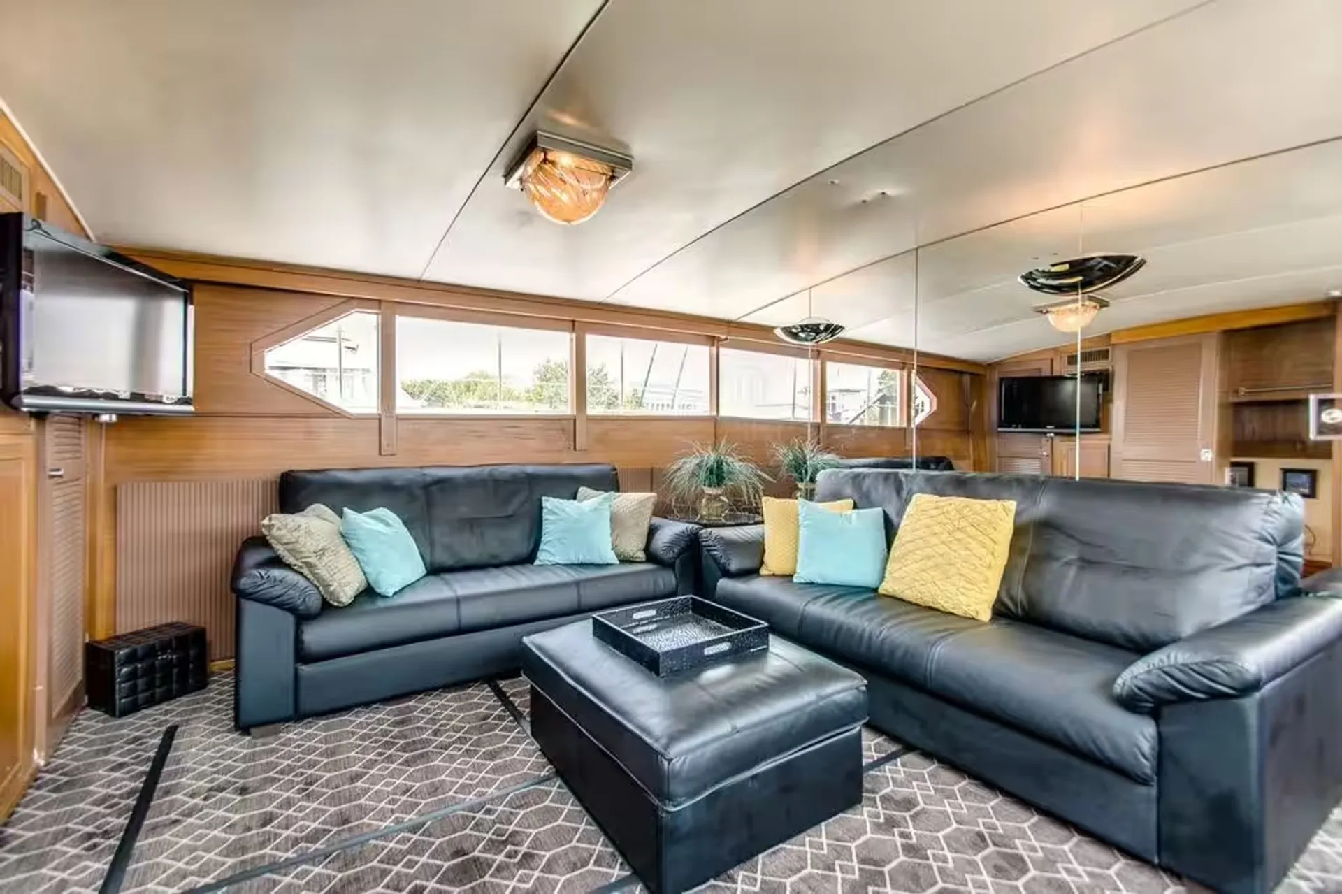 49 Passenger 72' Chris Craft Yacht - Perfect for Events!