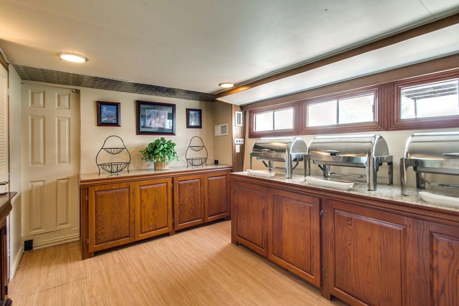 49 Passenger 72' Chris Craft Yacht - Perfect for Events!