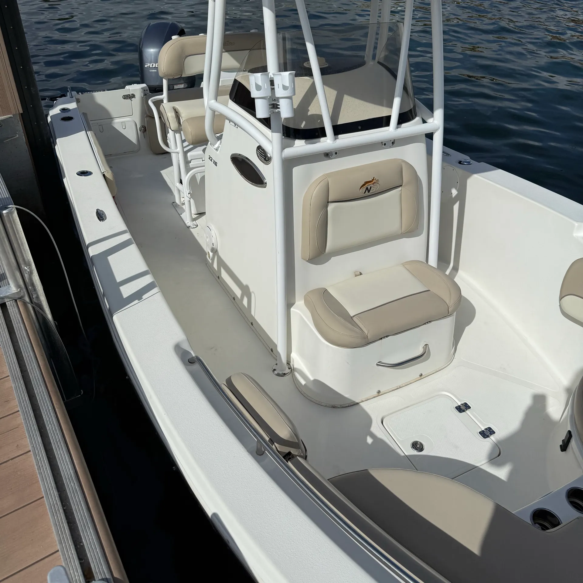 NAUTICSTAR BOATS 2200XS in Pompano Beach, FL — photo 8
