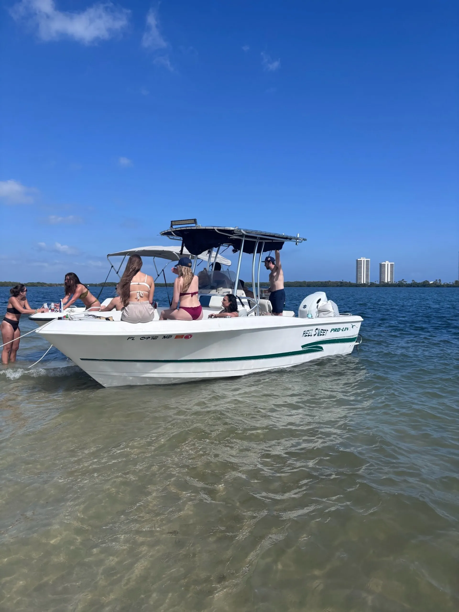 AMAZING FISHING / SAND BAR BOAT *FISHING SPOTS INCLUDED*