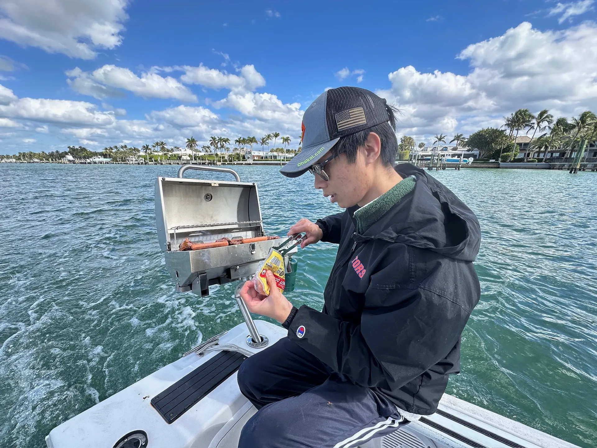 AMAZING FISHING / SAND BAR BOAT *FISHING SPOTS INCLUDED*