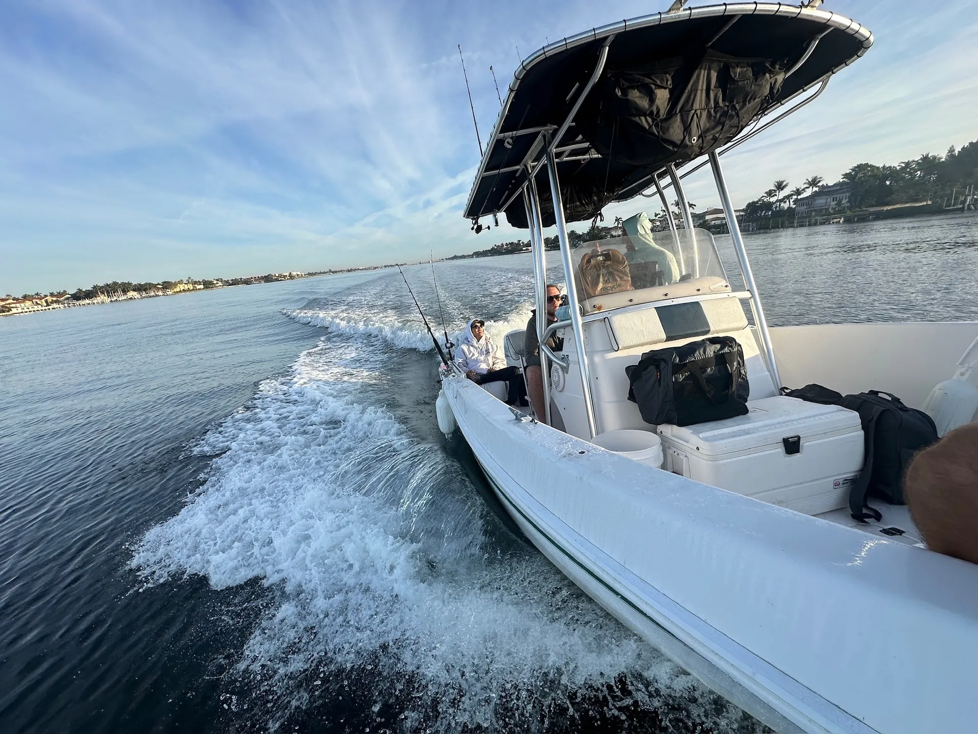 AMAZING FISHING / SAND BAR BOAT *FISHING SPOTS INCLUDED*