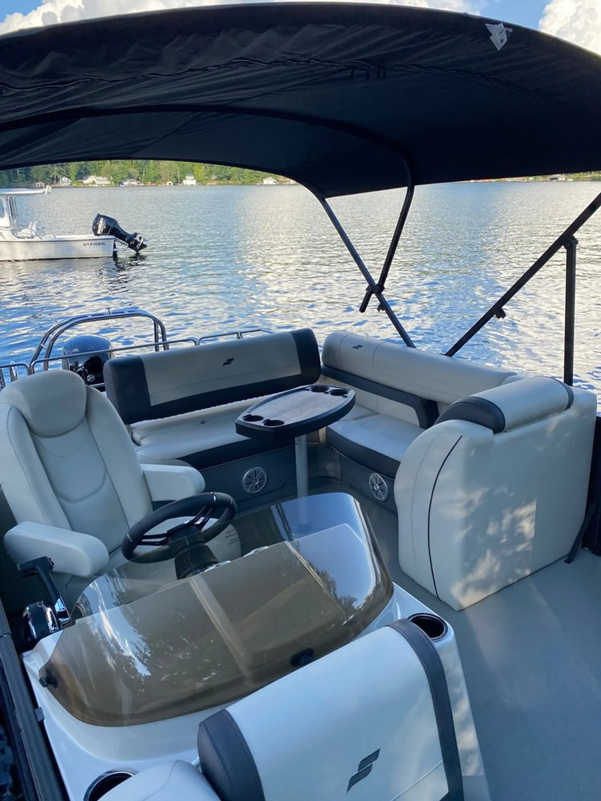 23' Starcraft Marine Pontoon for groups up to 12!