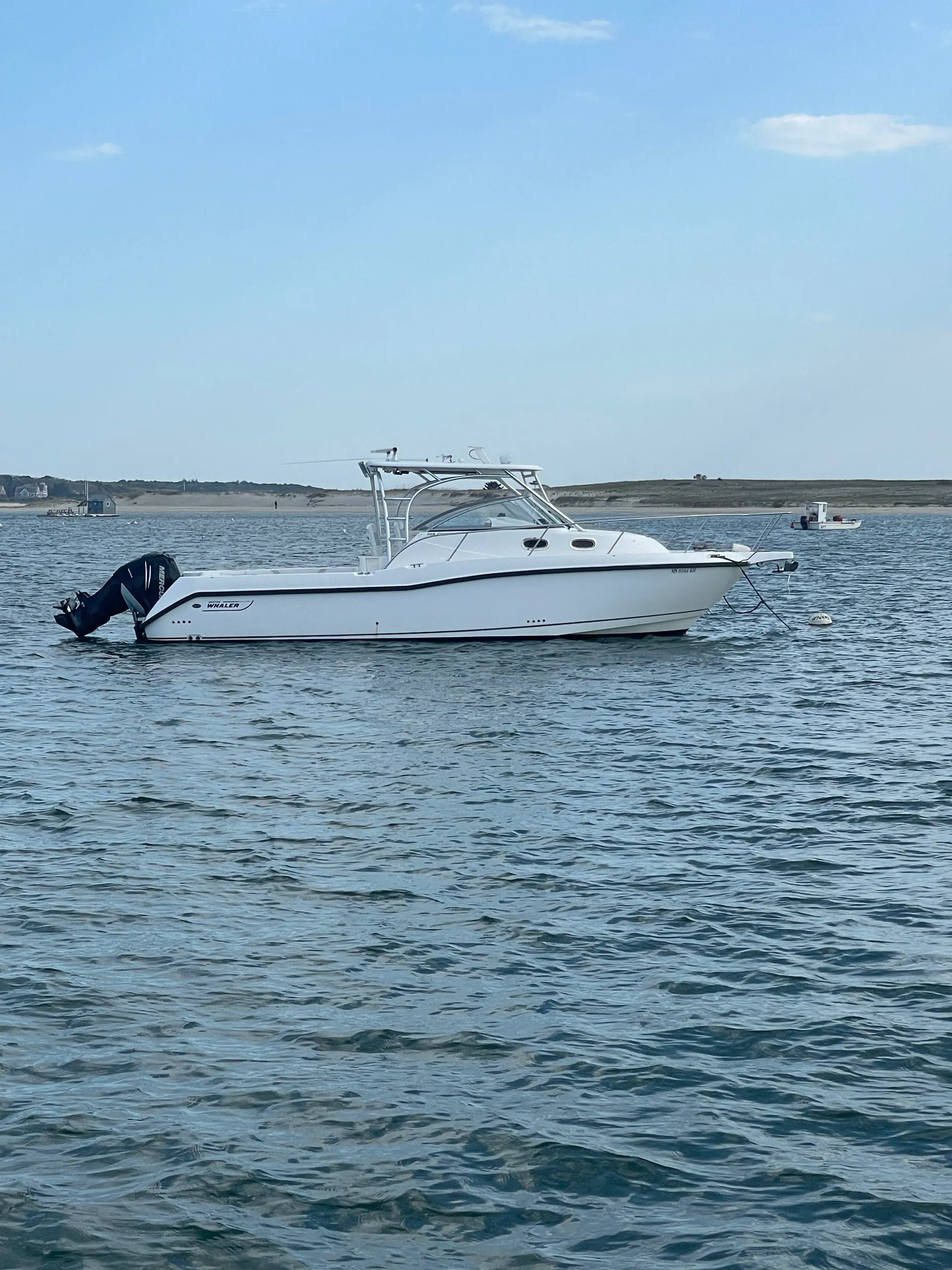 Luxury 32ft Boston Whaler, Captain and Deckhand included!
