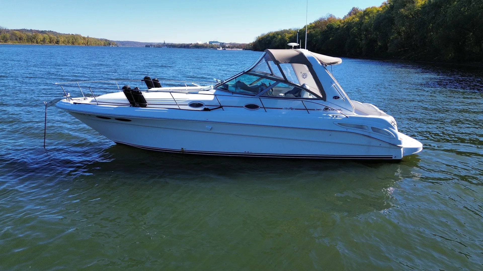 Sea Ray Boats 340 Sundancer  in Cincinnati, OH — photo 2