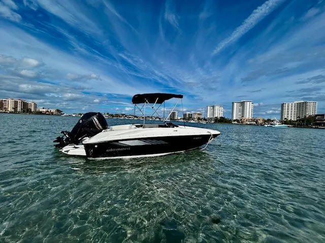 Rent a Bayliner bow rider in Boca Raton, FL near me