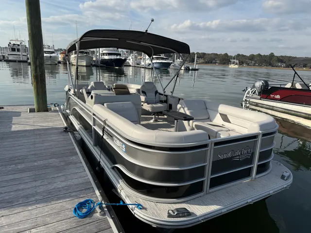 Rent a Suncatcher / G3 Boats pontoon in Hilton Head Island, SC near me