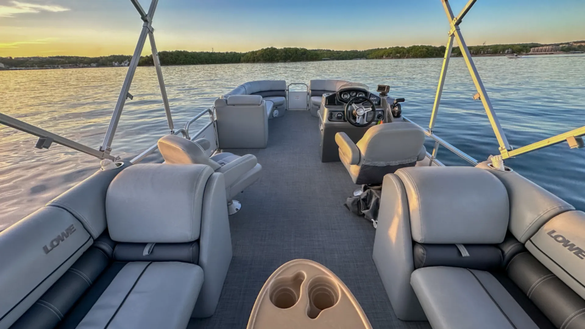 Lowe Pontoons SS270 in Osage Beach, MO — photo 6