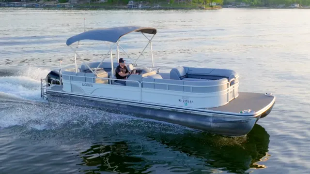 Rent a Lowe Pontoons pontoon in Osage Beach, MO near me