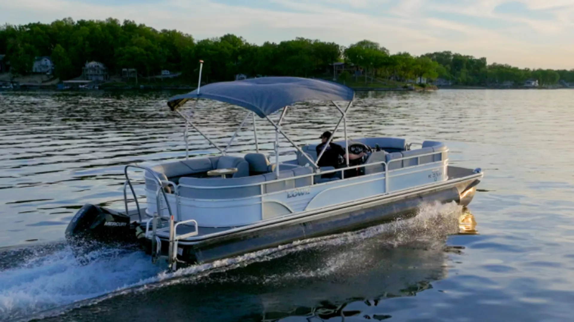Lowe Pontoons SS270 in Osage Beach, MO — photo 2