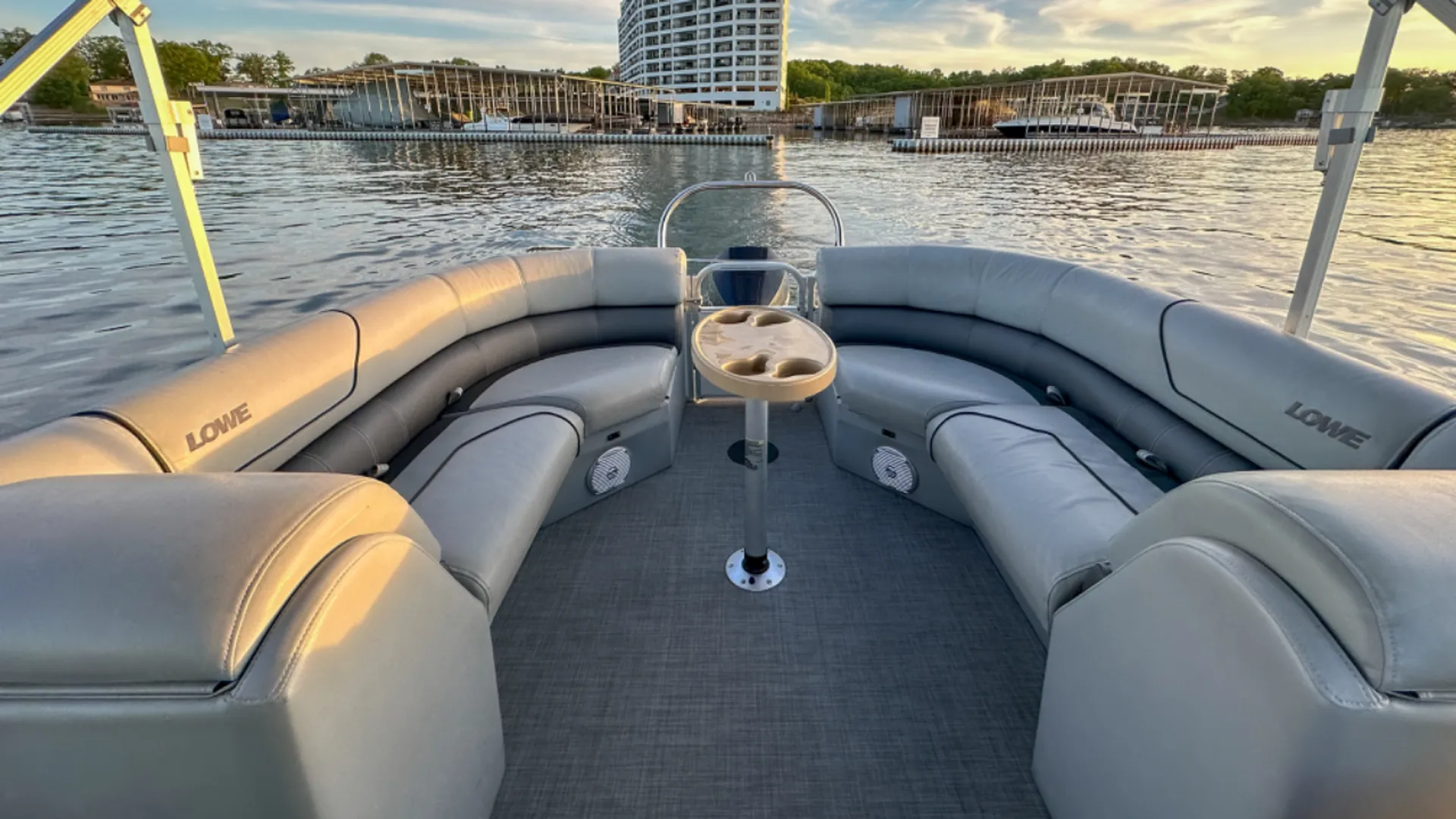 Lowe Pontoons SS270 in Osage Beach, MO — photo 4