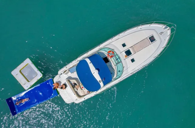 Rent a Sea Ray Boats motor yacht in Miami, FL near me
