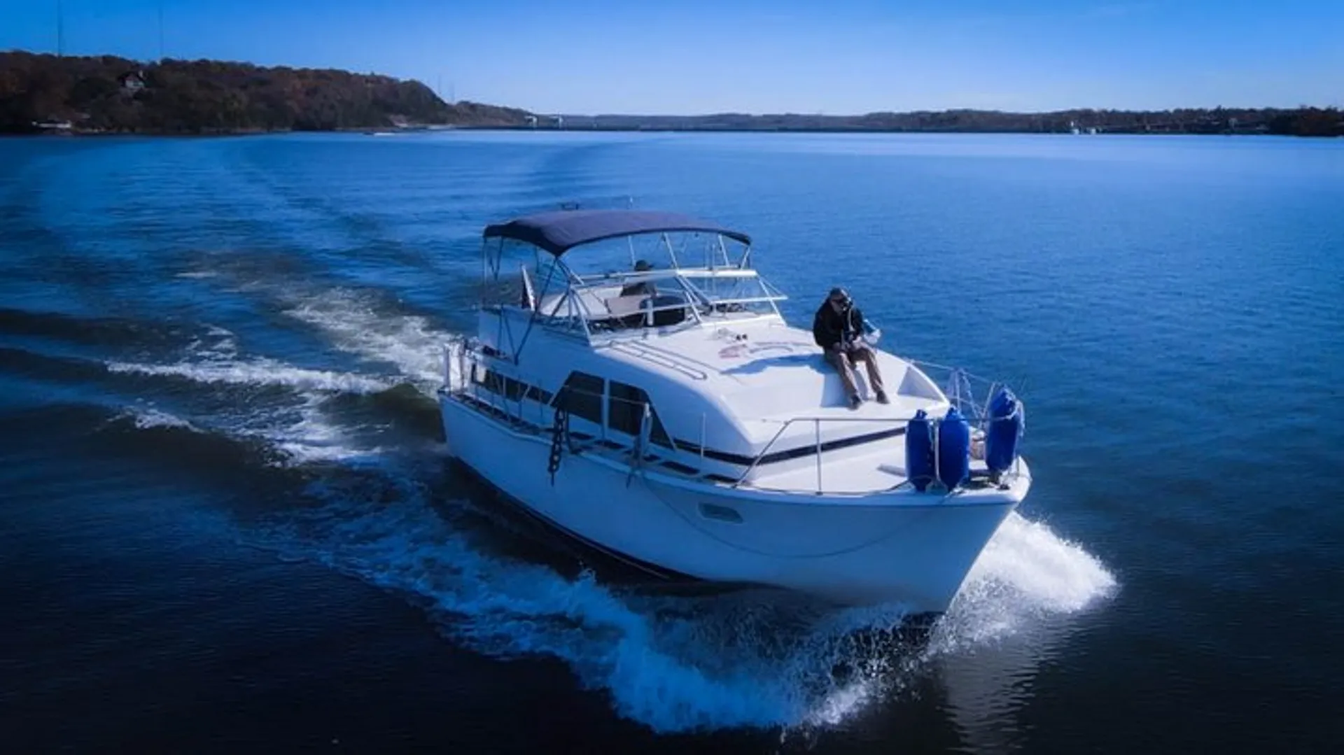 Chris Craft Catalina in Lake Ozark, MO — photo 2