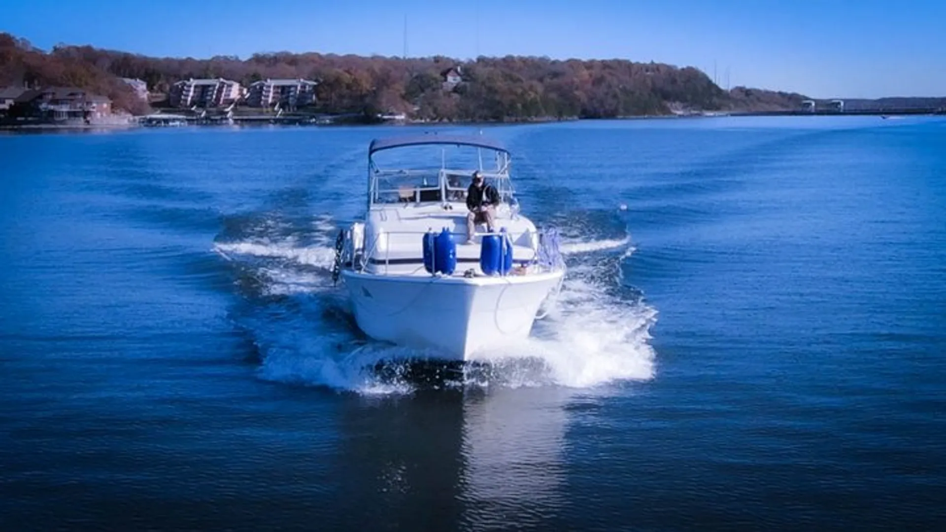 Chris Craft Catalina in Lake Ozark, MO — photo 3