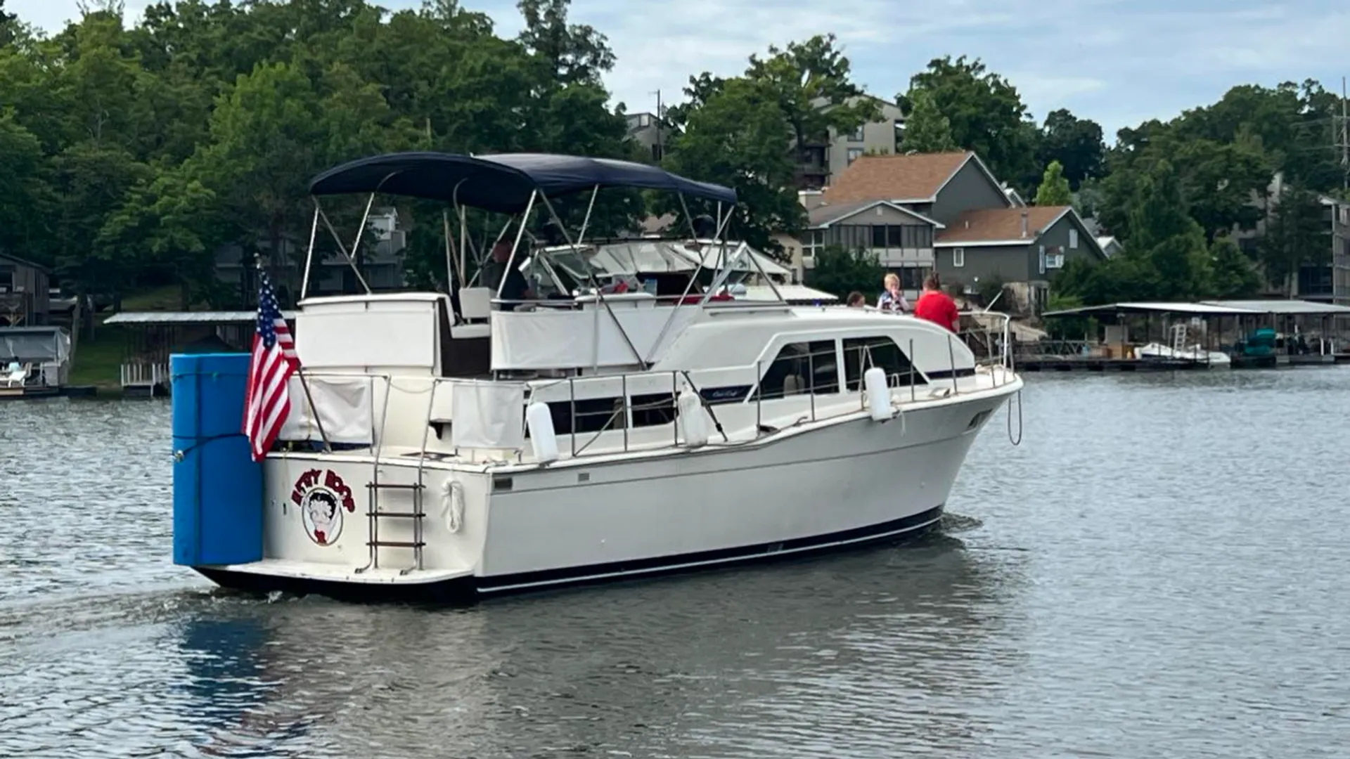 Chris Craft Catalina in Lake Ozark, MO — photo 7