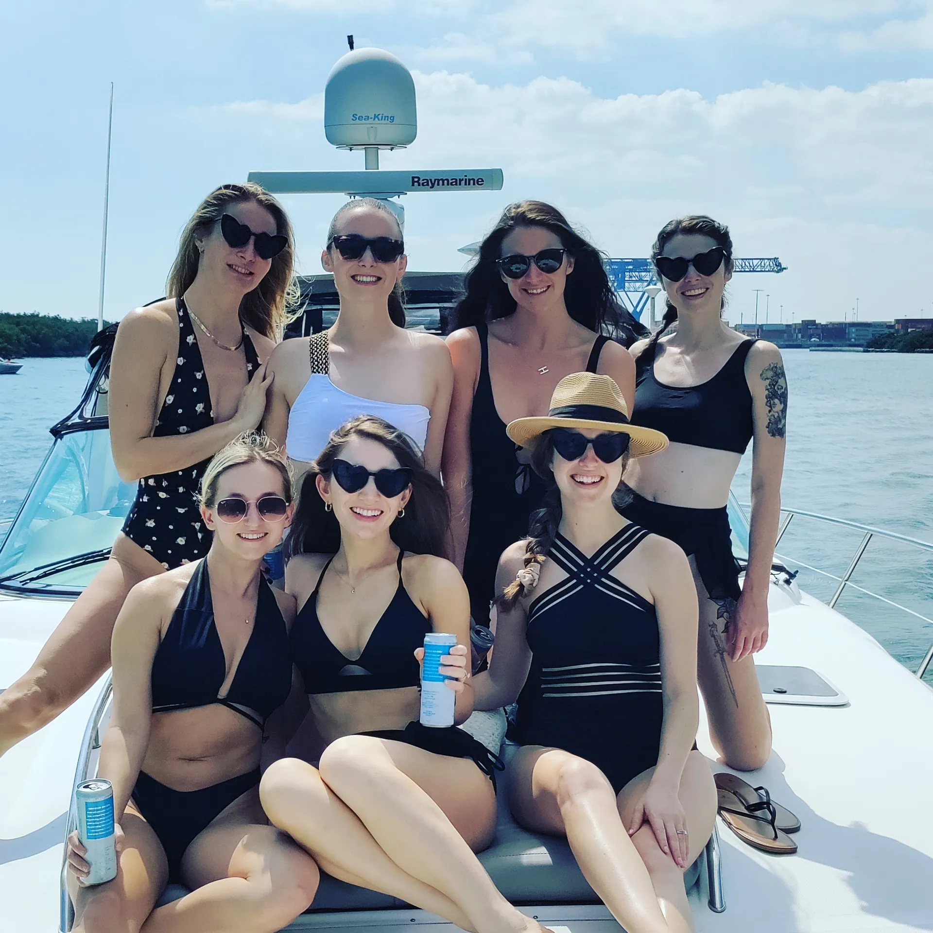 Elegant 46ft Sea Ray Sundancer – Your Ideal Getaway on Water!