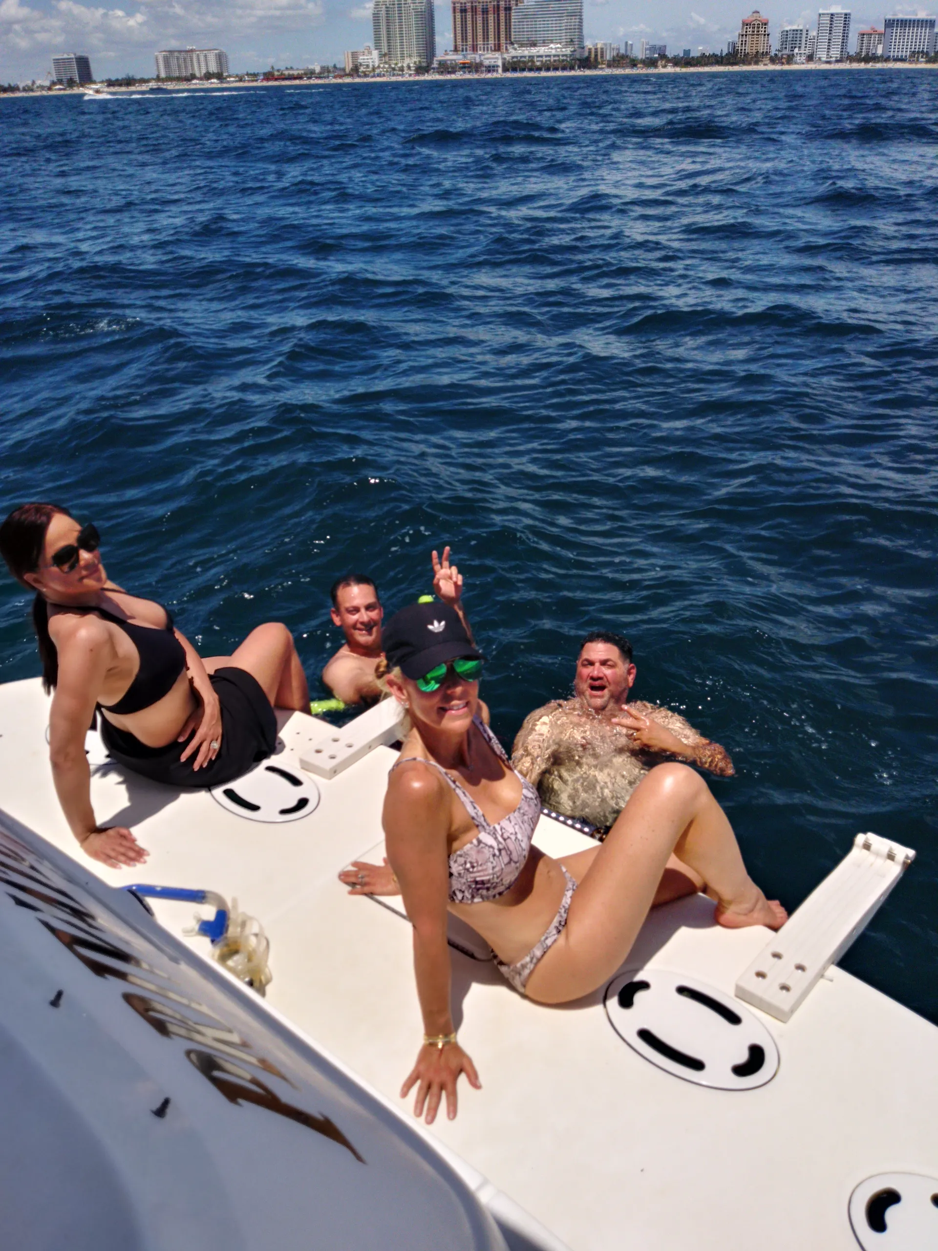 Elegant 46ft Sea Ray Sundancer – Your Ideal Getaway on Water!