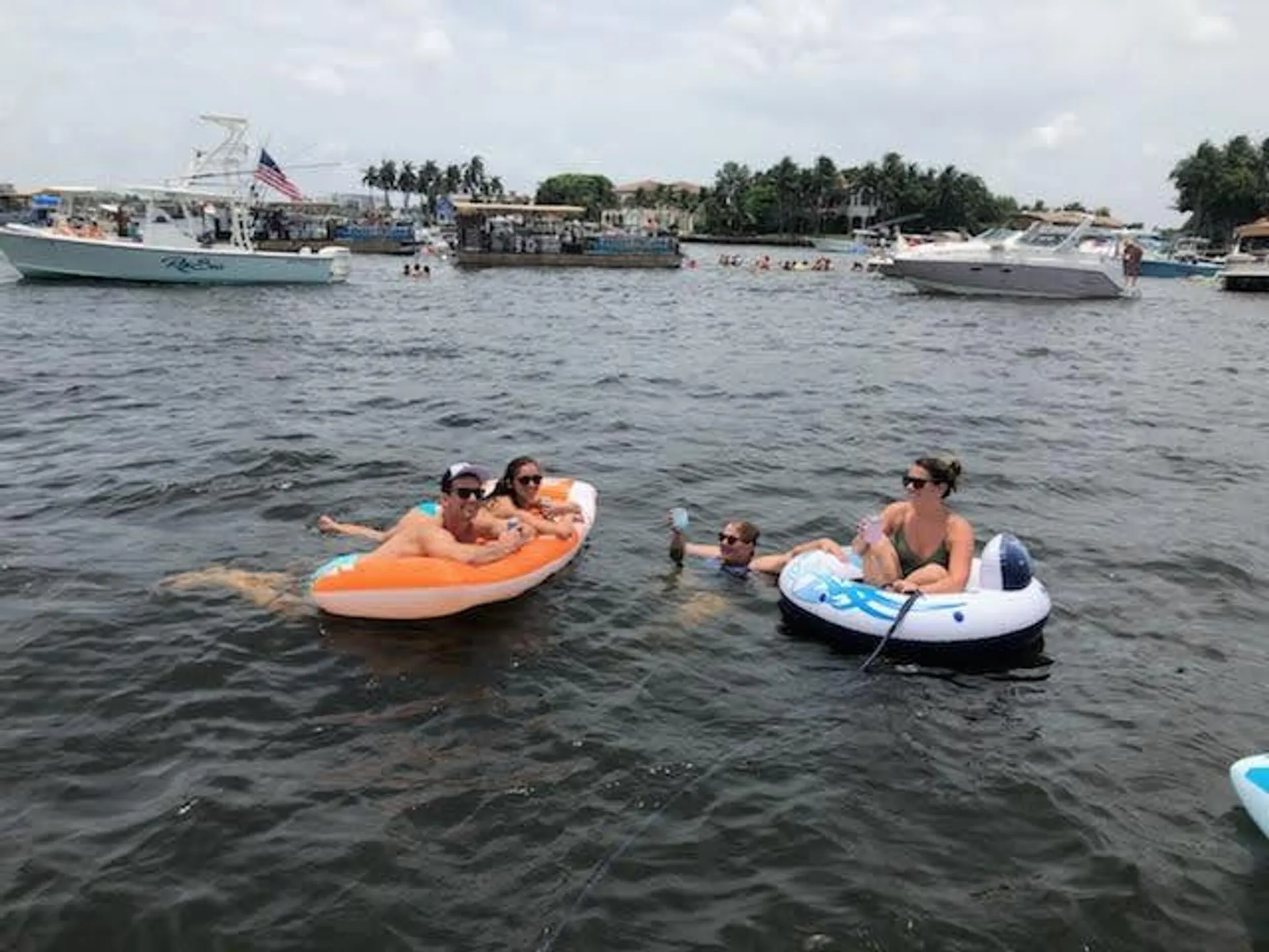 Elegant 46ft Sea Ray Sundancer – Your Ideal Getaway on Water!