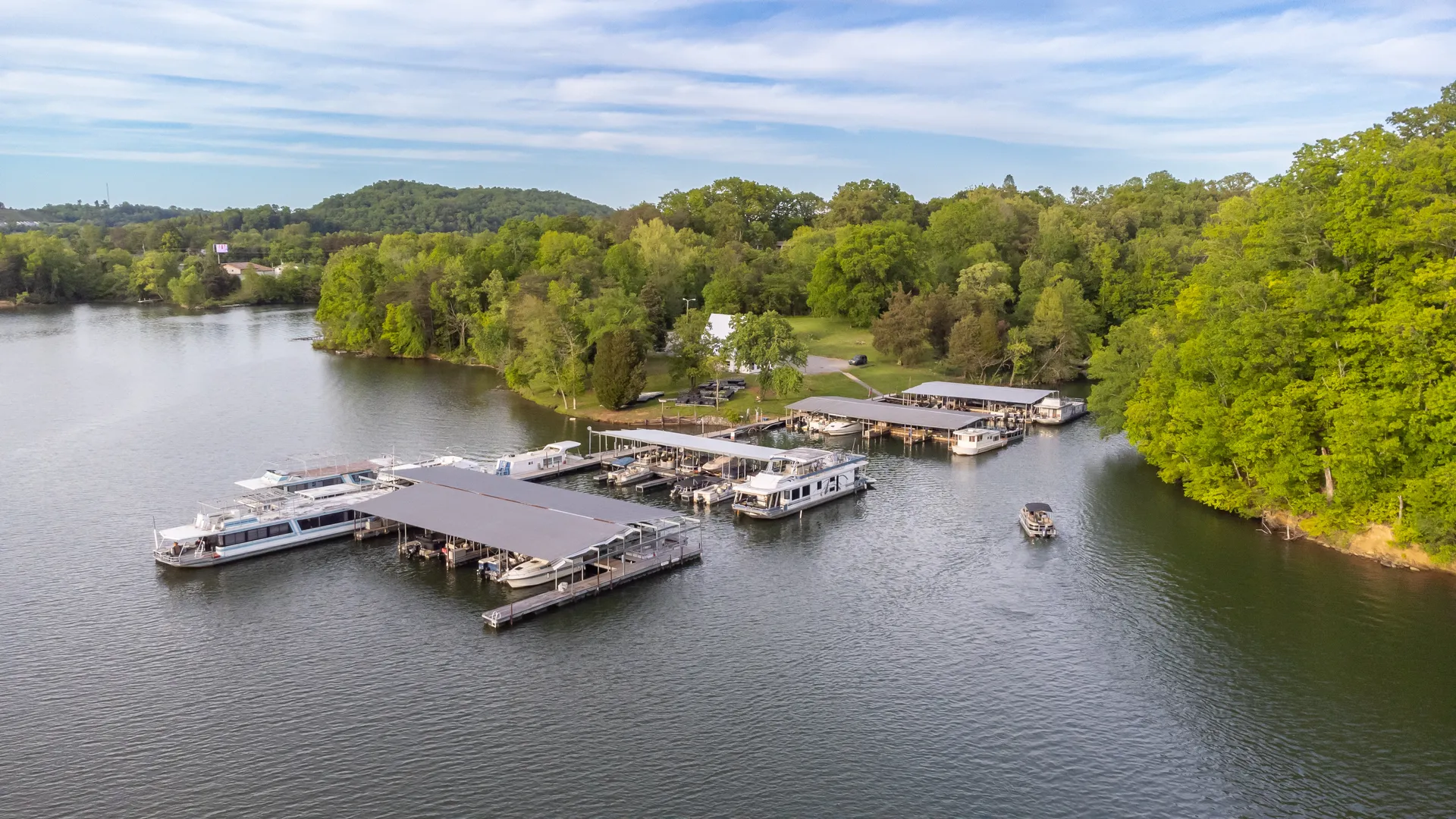 Pontoon Boat Rental on Melton Hill Lake in East Tennessee
