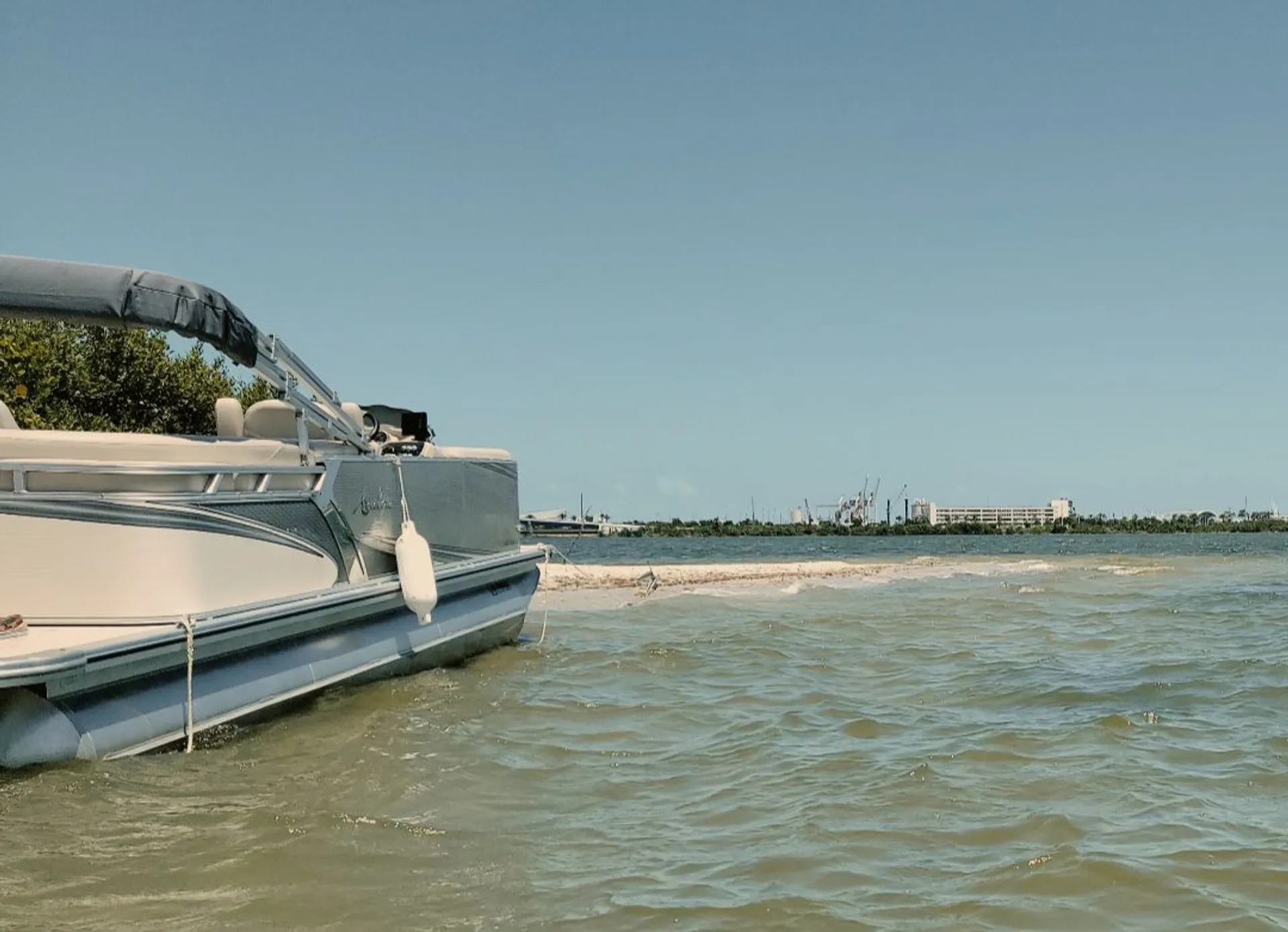 AVALON PONTOONS 24' LSZ QUAD LOUNGER in Merritt Island, FL — photo 2