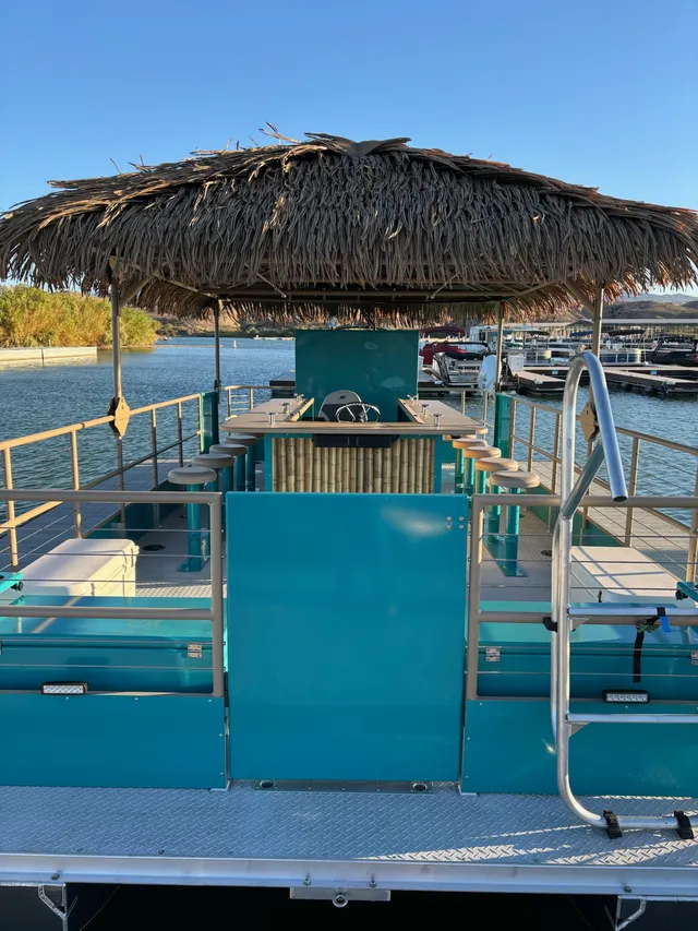 Rent a 28 foot sculpin pontoon in Lake Havasu City, AZ near me