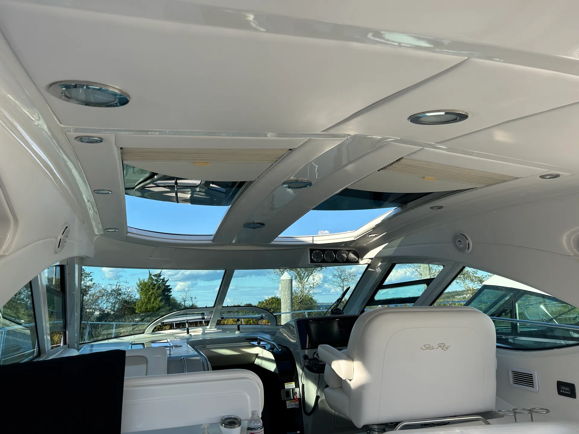 SEA RAY BOATS 470 SUNDANCER (ZEUS DRIVE) in Portsmouth, RI — photo 3