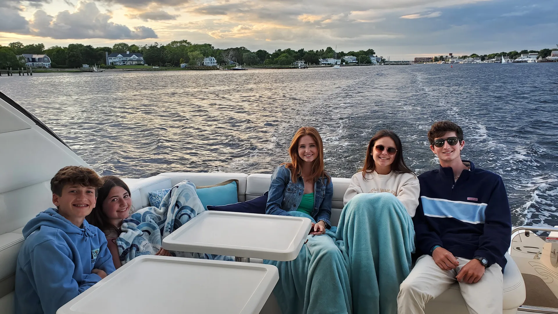 SEA RAY BOATS 470 SUNDANCER (ZEUS DRIVE) in Portsmouth, RI — photo 2