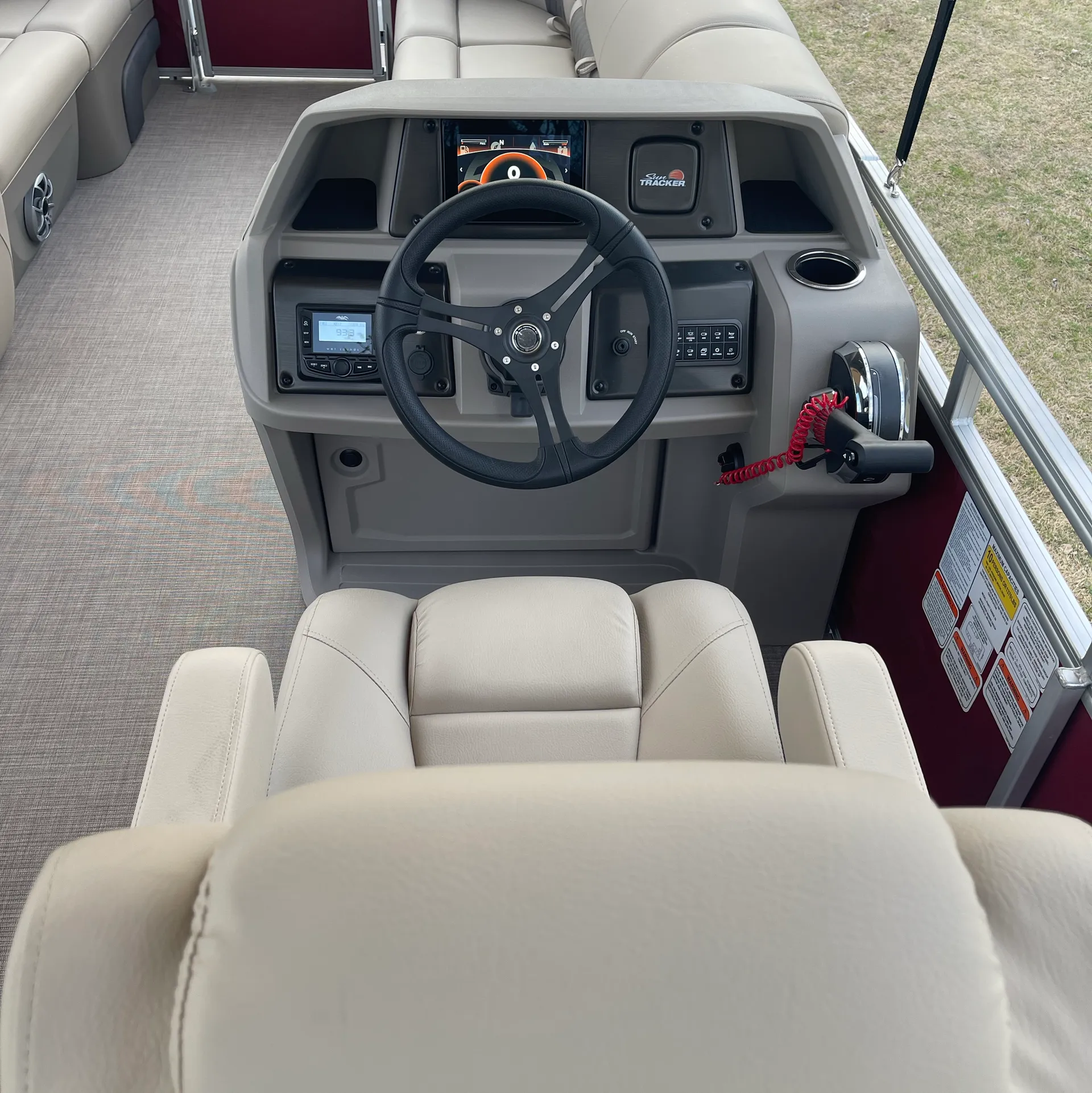 Doon’s Toon 2025 Sun Tracker pontoon