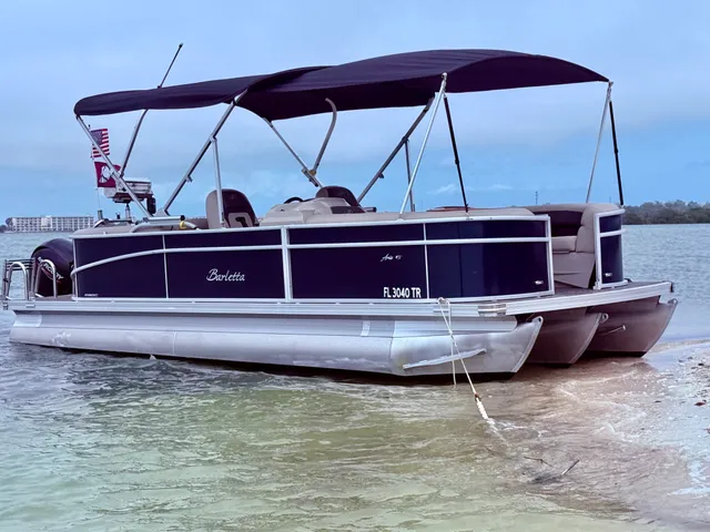 Rent a BARLETTA BOATS pontoon in St. Petersburg, FL near me