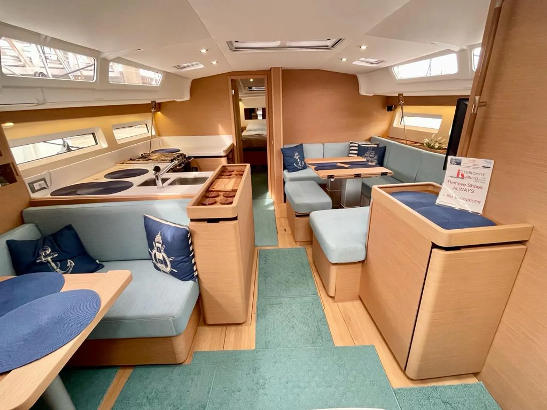 Day charters in St. Petersburg (51ft)