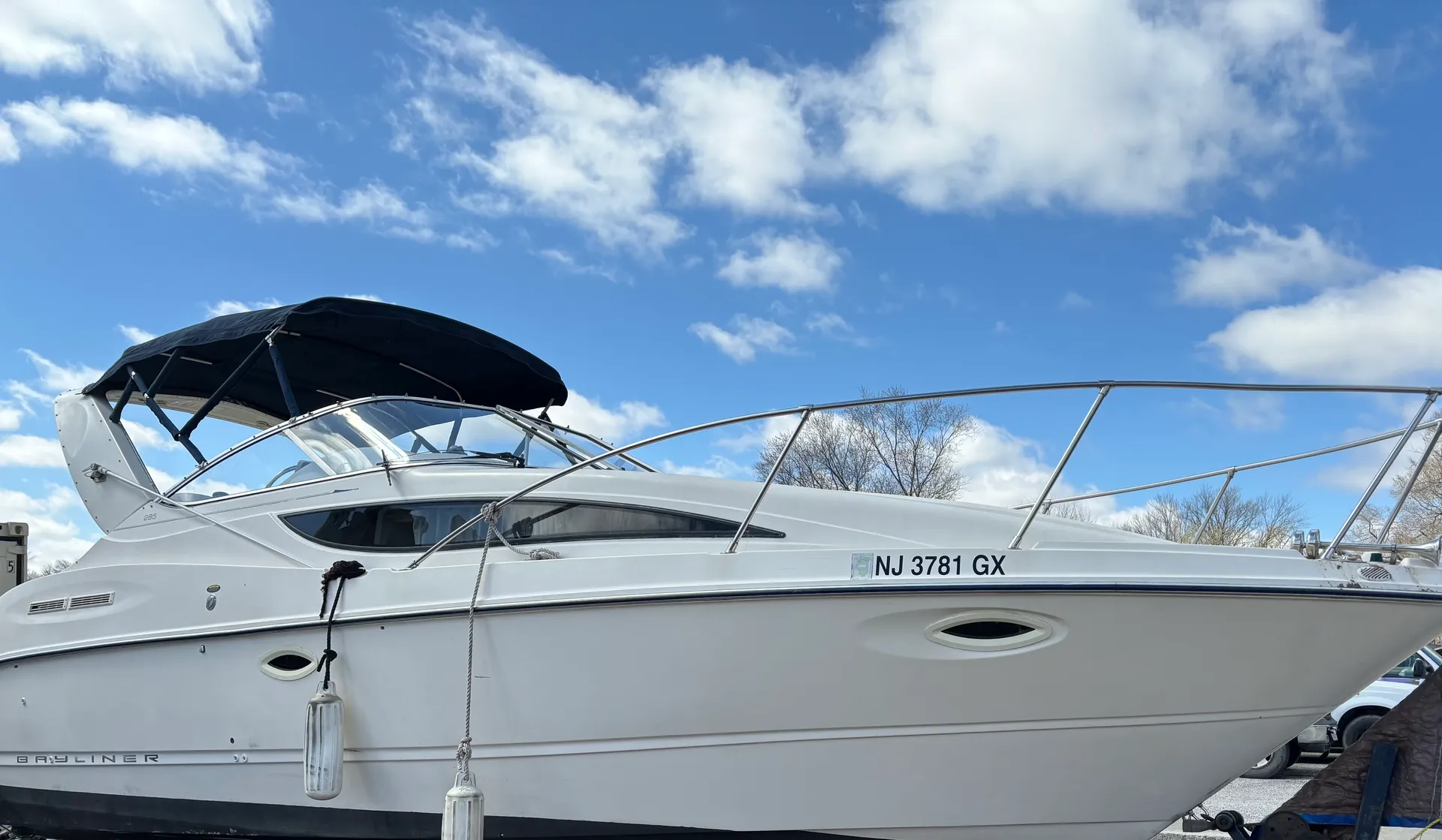 Chicago playpen fireworks river and more.  28 ft. bayliner 8 passenger