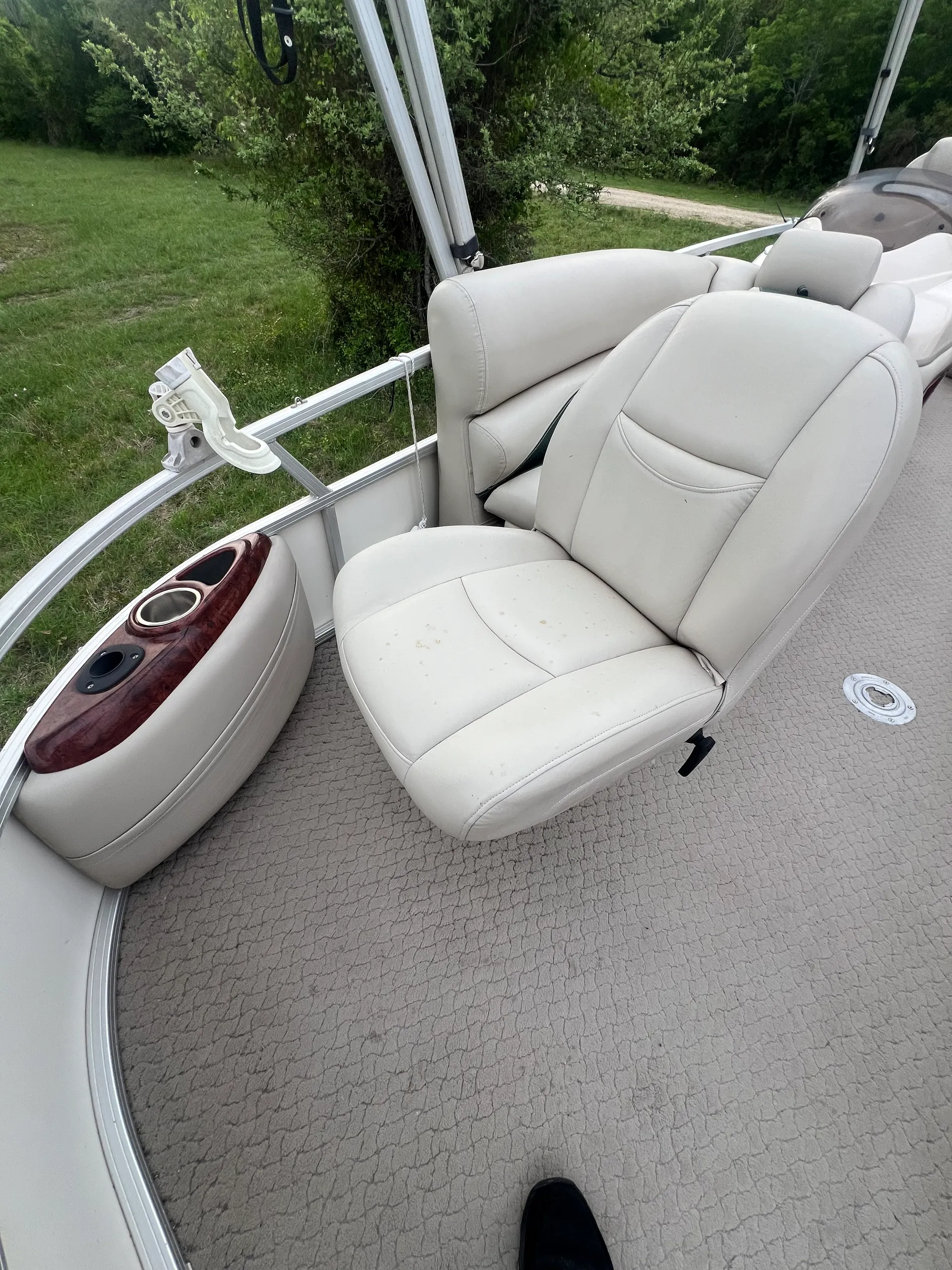 Suntracker Regency 22ft Sportfish in Brenham, TX — photo 9