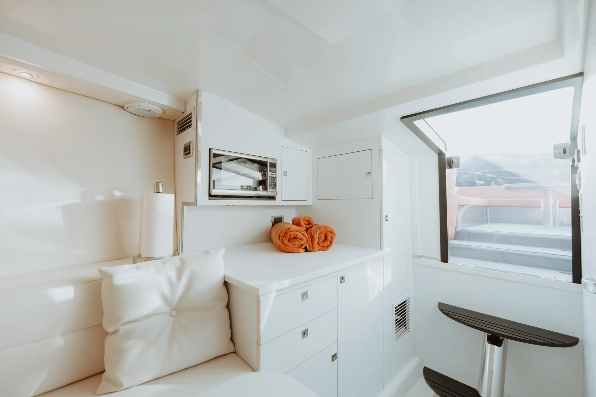 42ft Luxury Yacht Charter In Newport Beach