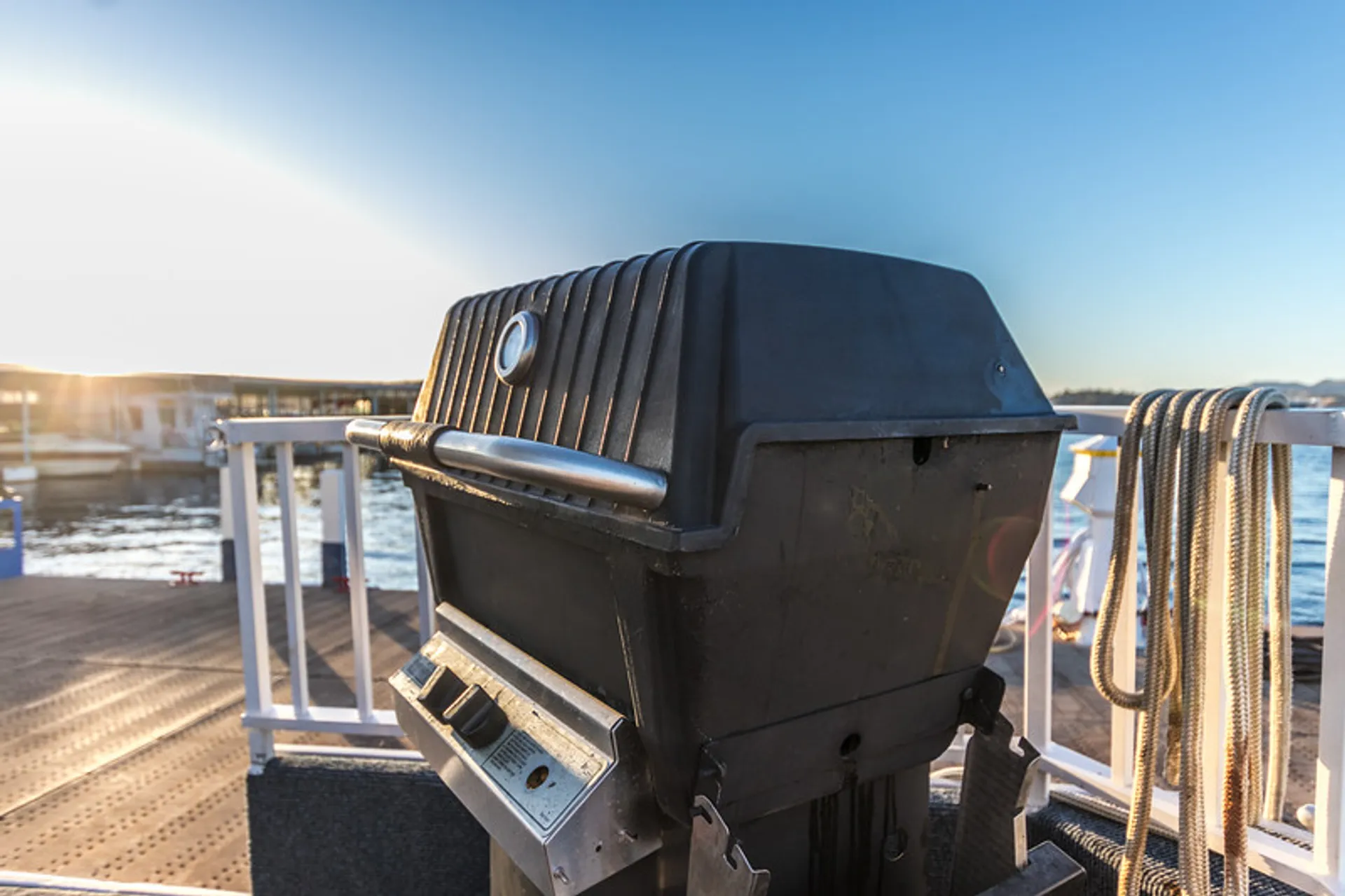 Patio Pontoon “YODA” Party Barge