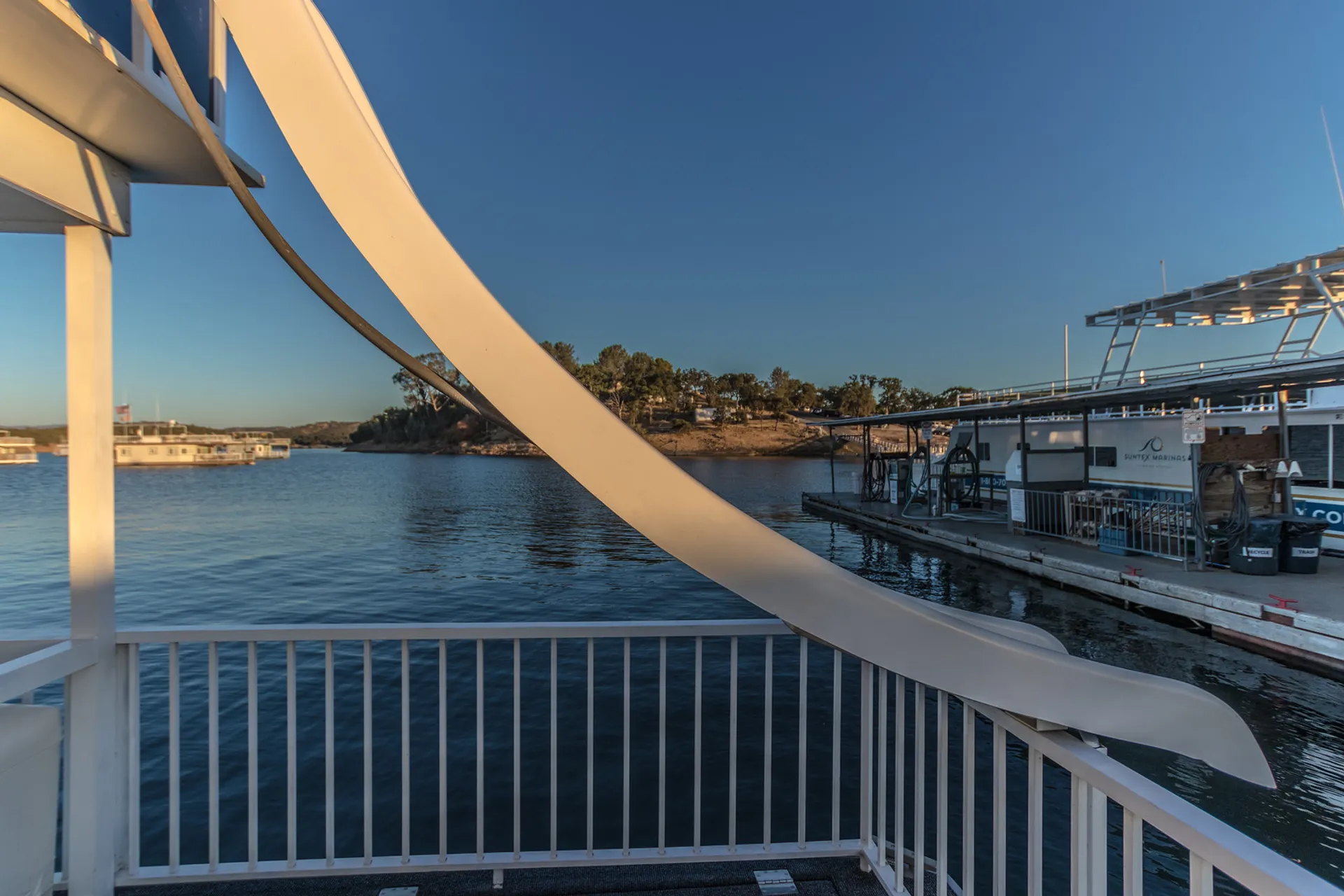 Patio Pontoon “YODA” Party Barge