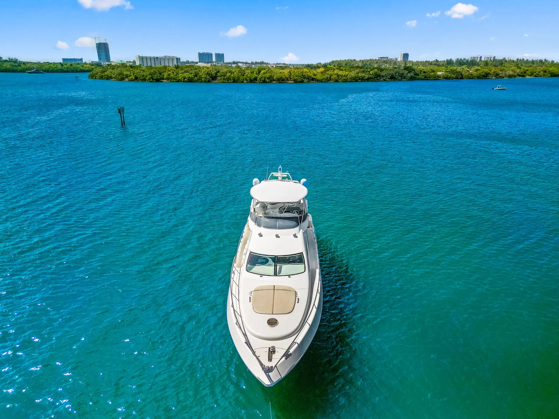 Azimut Yachts 68 Plus in Miami Beach, FL — photo 4