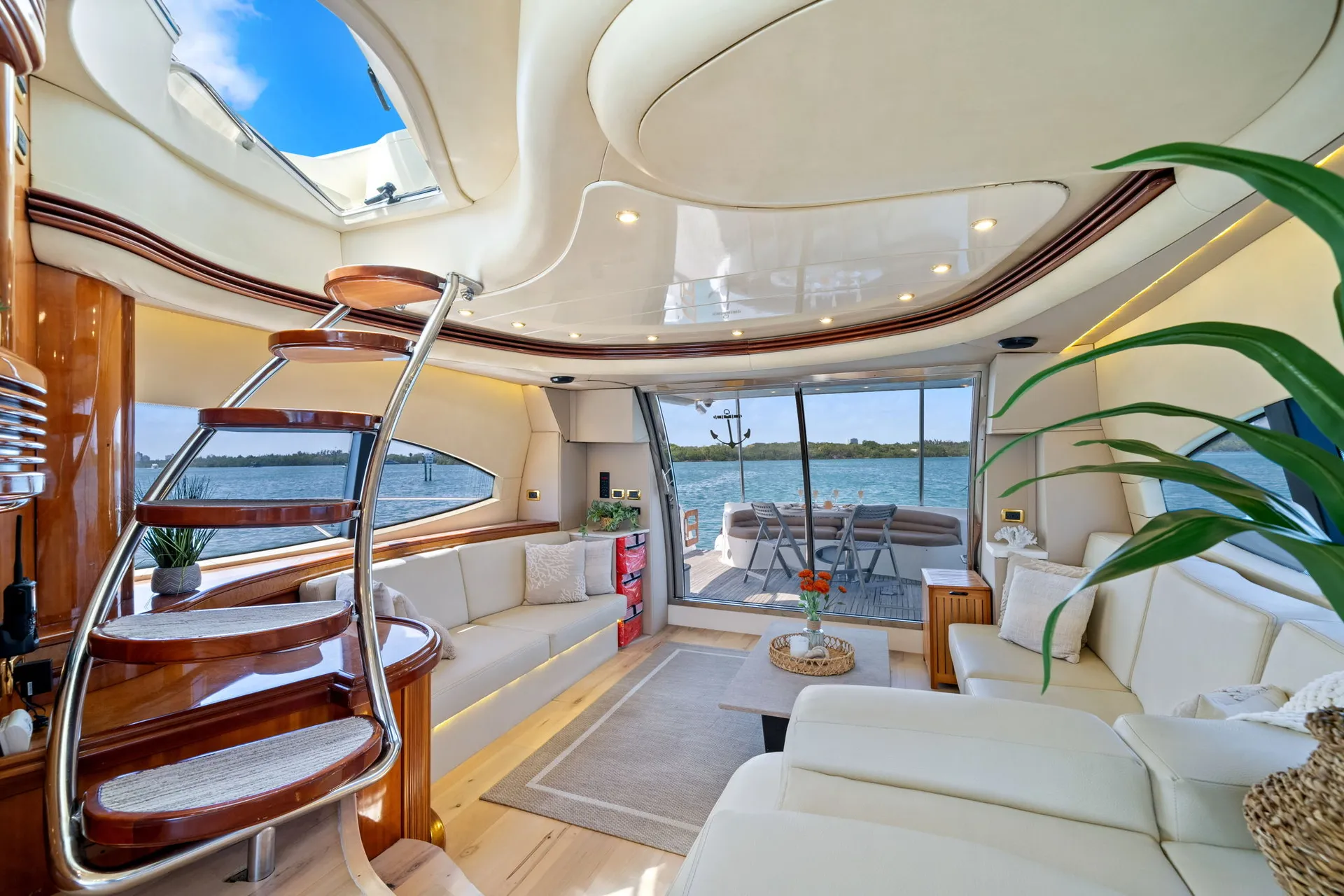 Azimut Yachts 68 Plus in Miami Beach, FL — photo 2