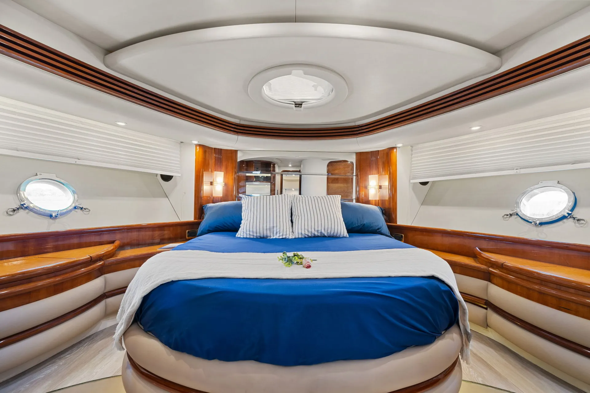 Azimut Yachts 68 Plus in Miami Beach, FL — photo 7