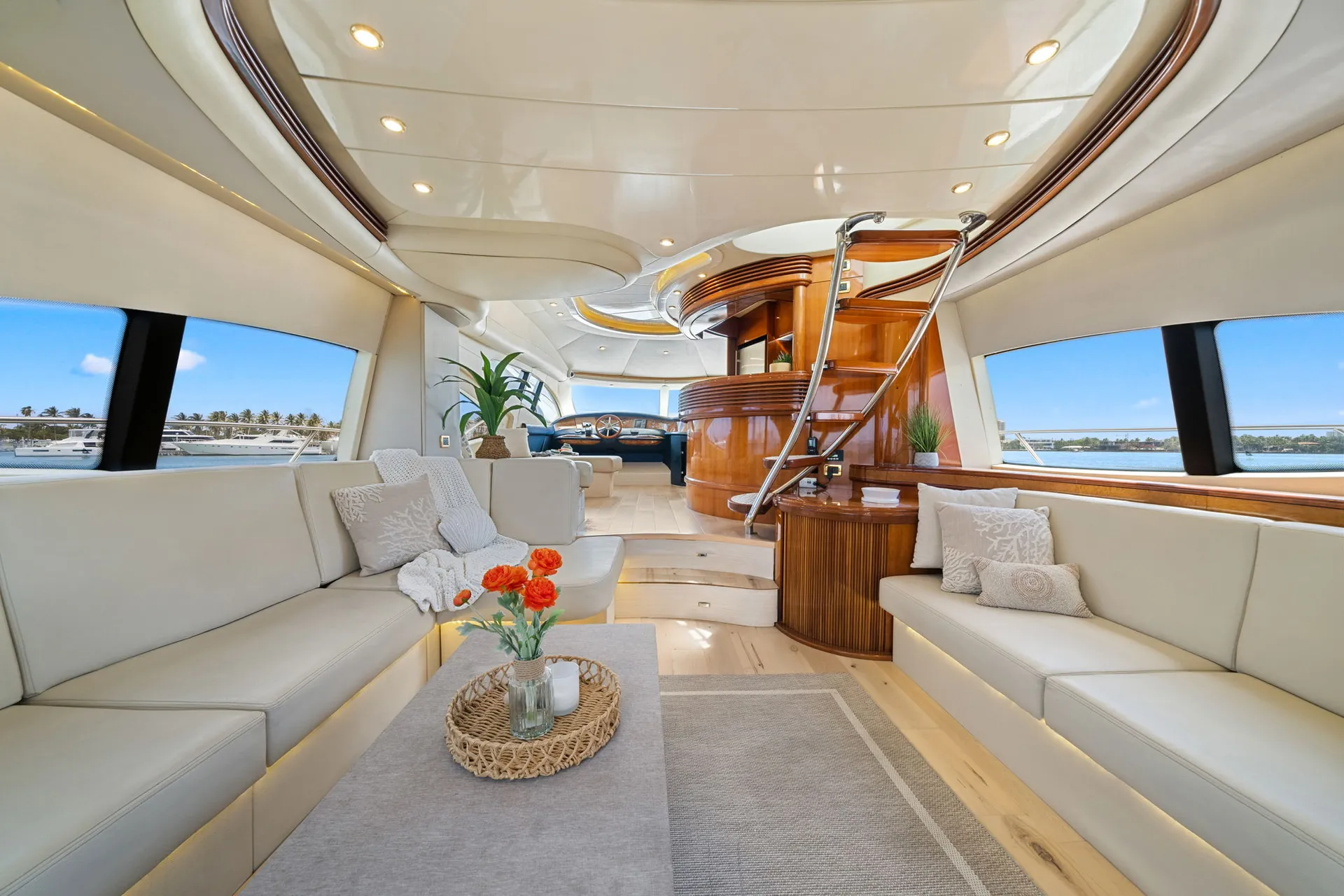 Azimut Yachts 68 Plus in Miami Beach, FL — photo 9